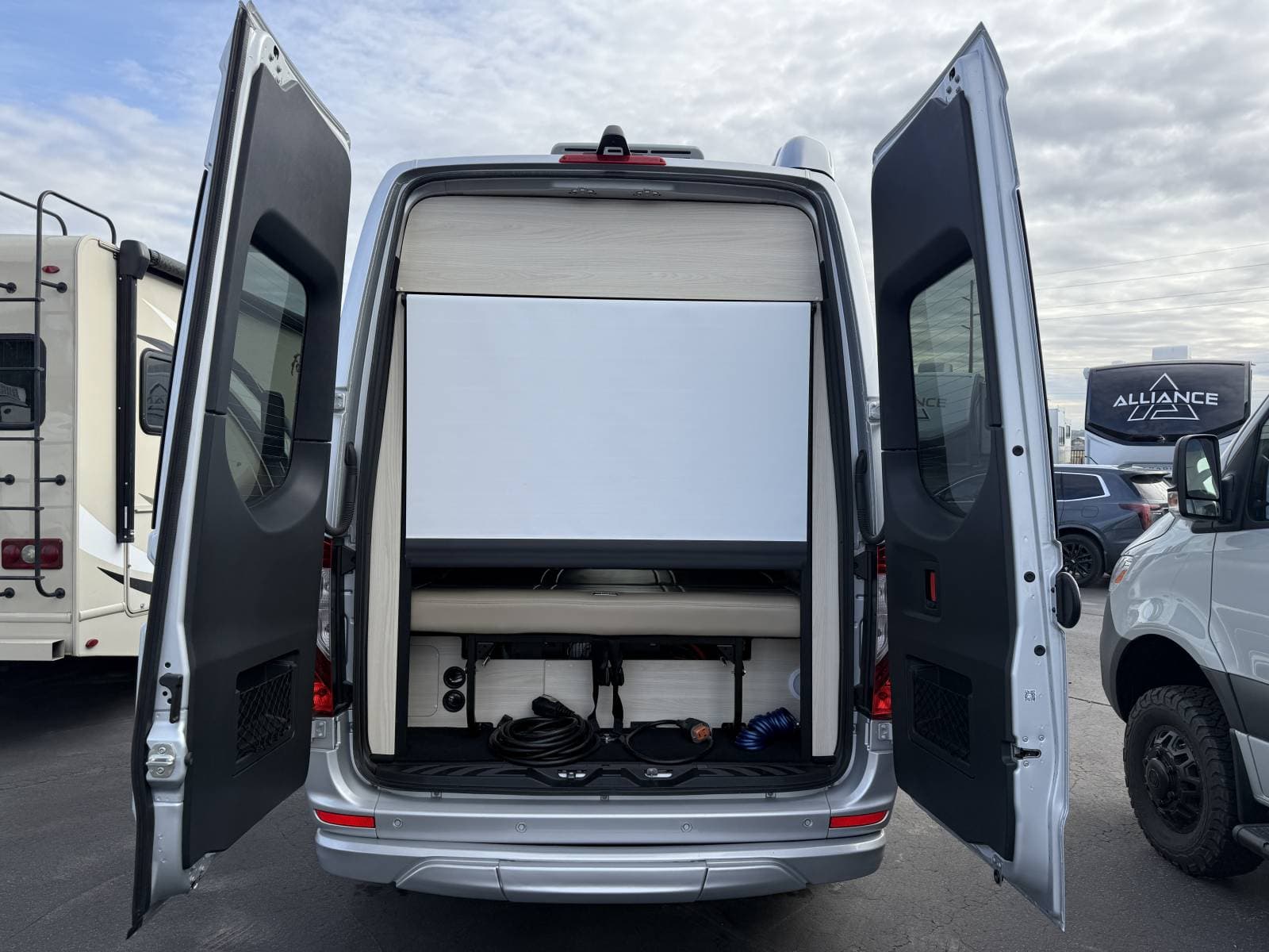 2025 Airstream 2025 Airstream Interstate - thumbnail 5