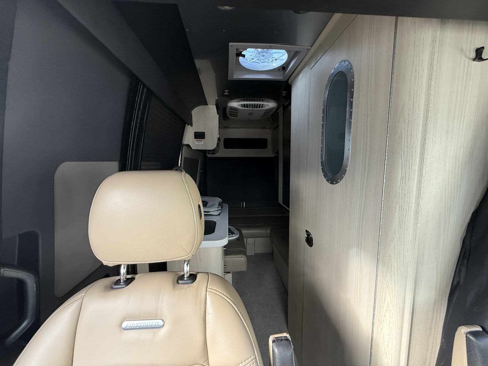 2025 Airstream 2025 Airstream Interstate - thumbnail 11