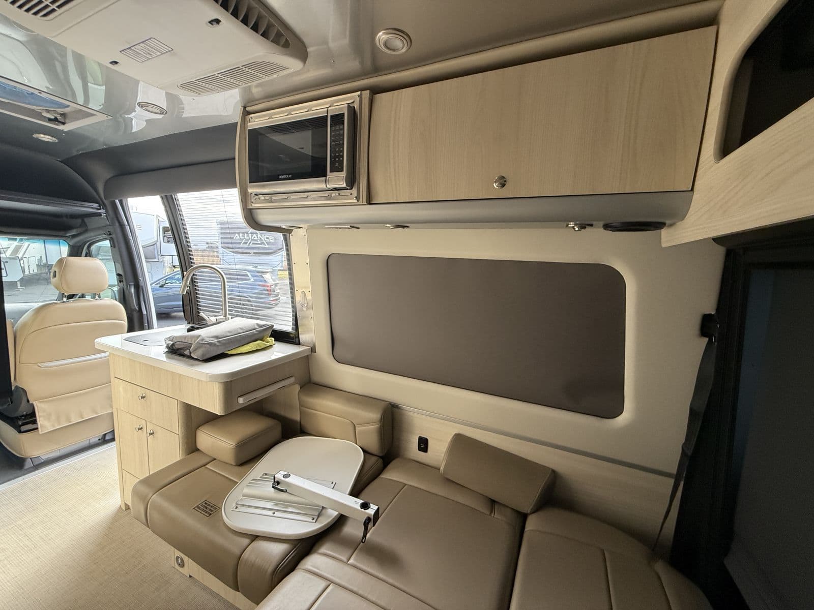 2025 Airstream 2025 Airstream Interstate - thumbnail 15