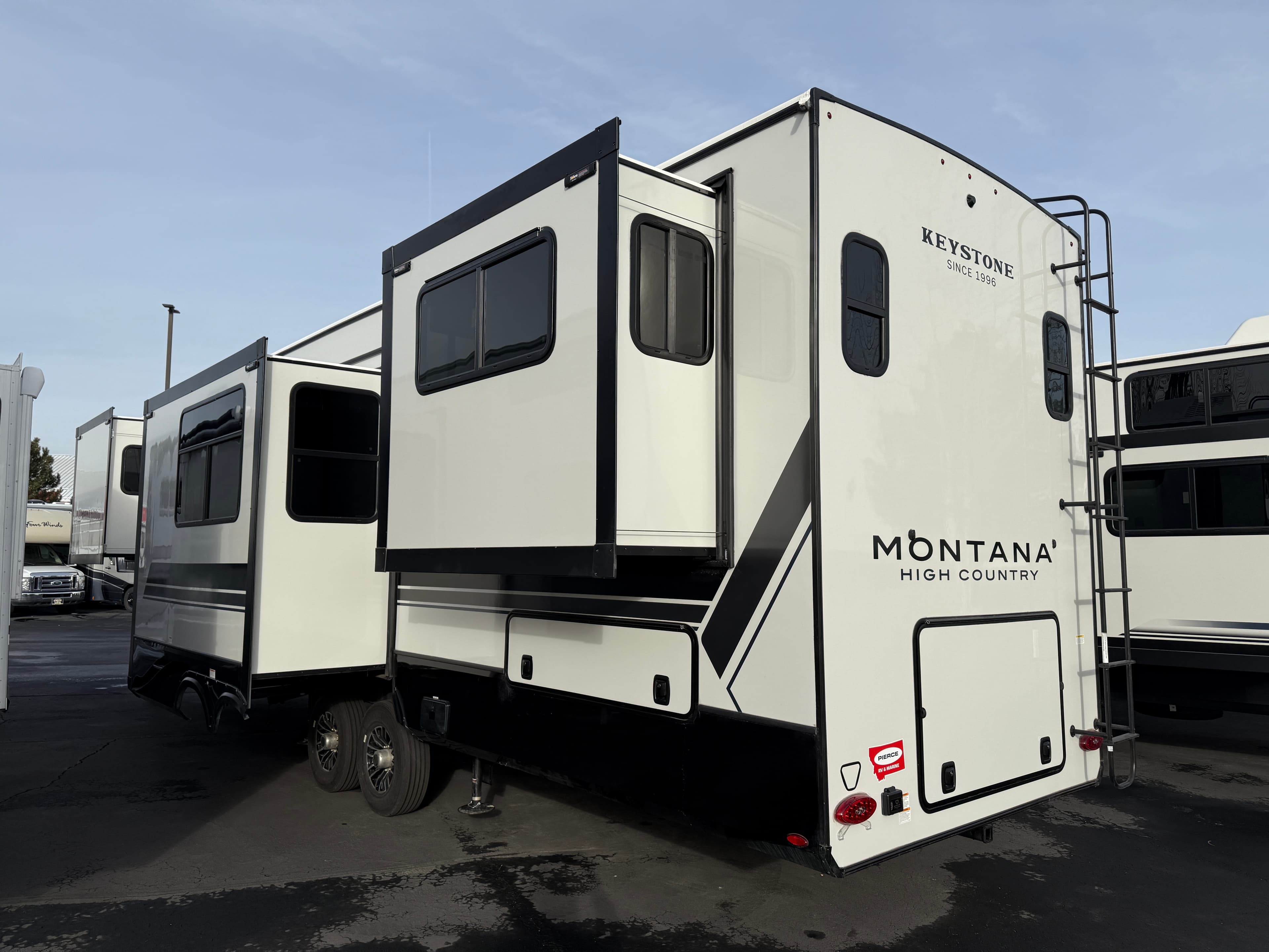 2026 Keystone RV 2026 Keystone RV Montana High Country - thumbnail 4