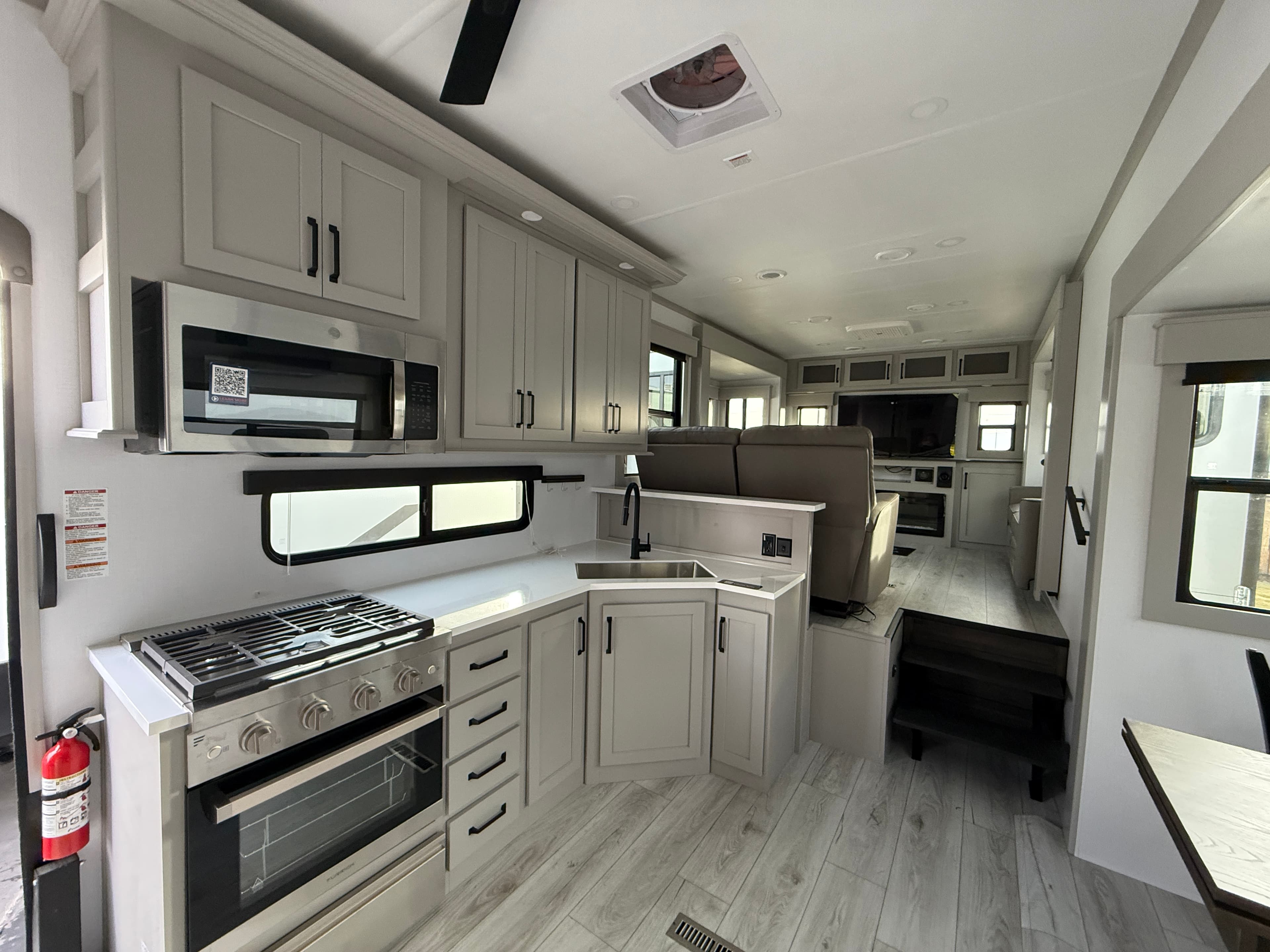 2026 Keystone RV 2026 Keystone RV Montana High Country - thumbnail 15