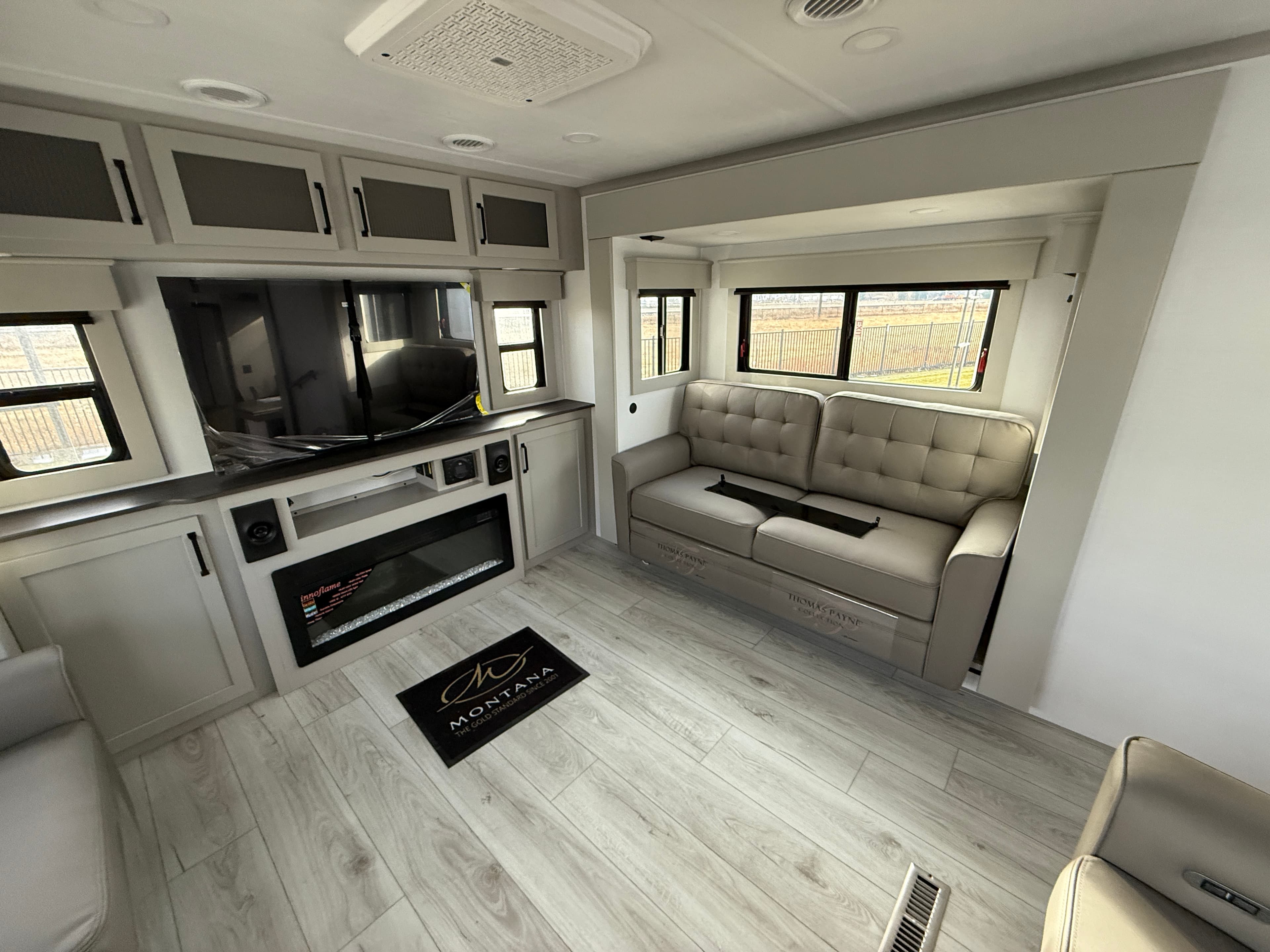 2026 Keystone RV 2026 Keystone RV Montana High Country - thumbnail 18