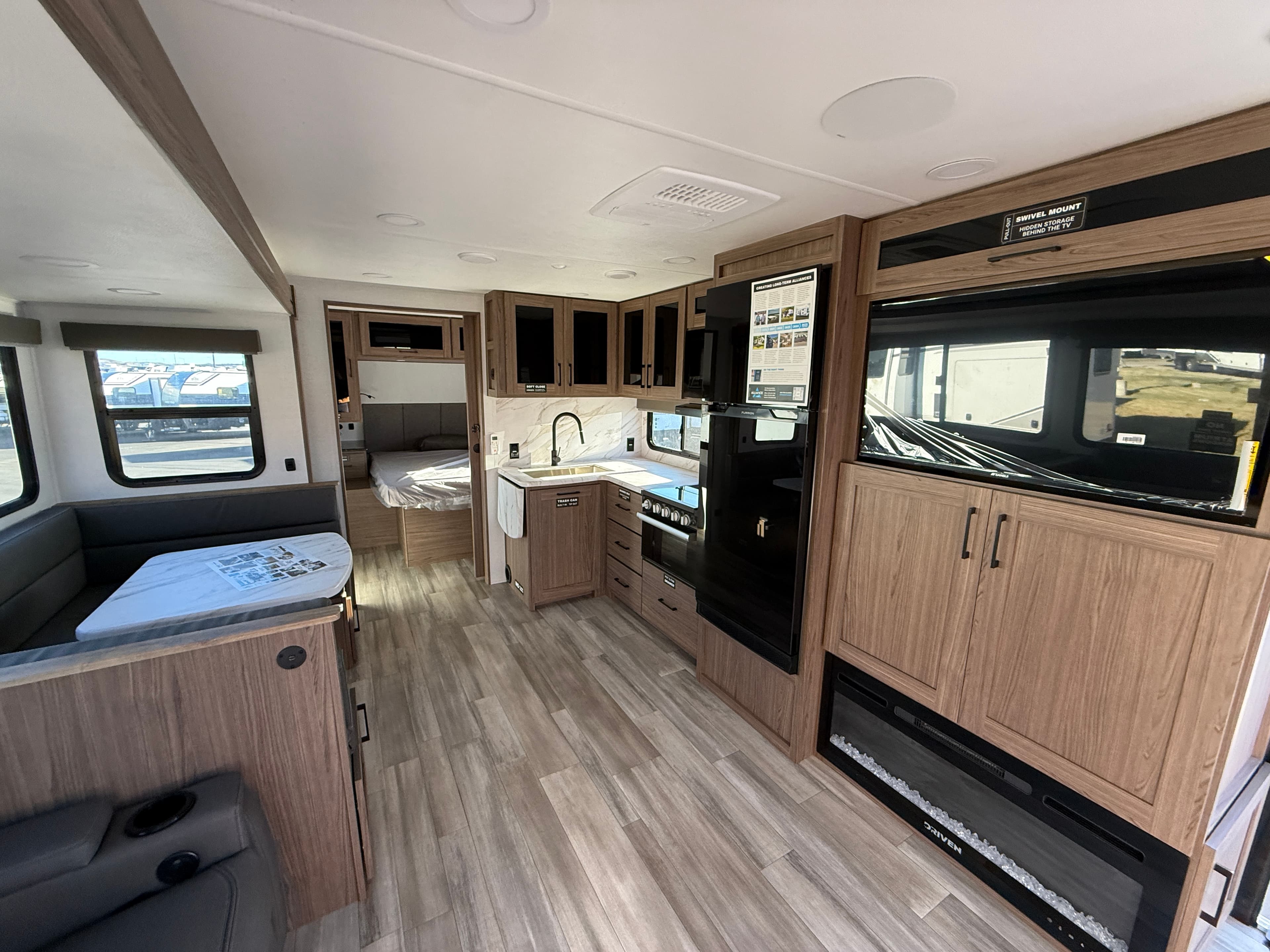 2025 Alliance RV 2025 Alliance RV Delta - thumbnail 17