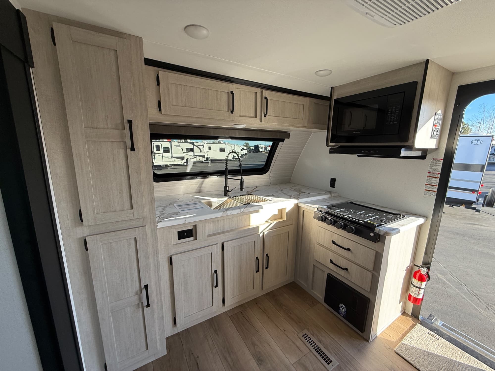 2026 Palomino 2026 Palomino Puma Camping Edition - thumbnail 9