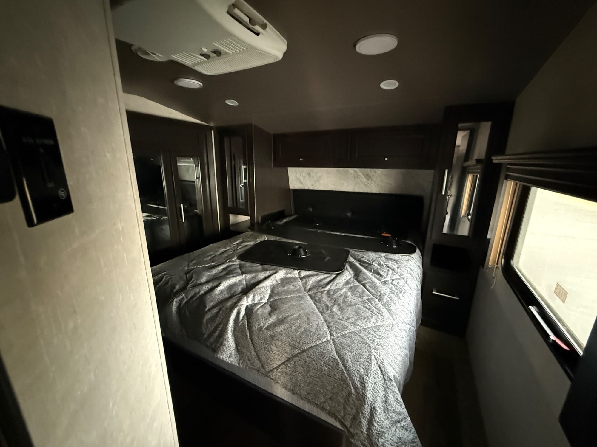 2020 Eclipse 2020 Eclipse Attitude - thumbnail 19