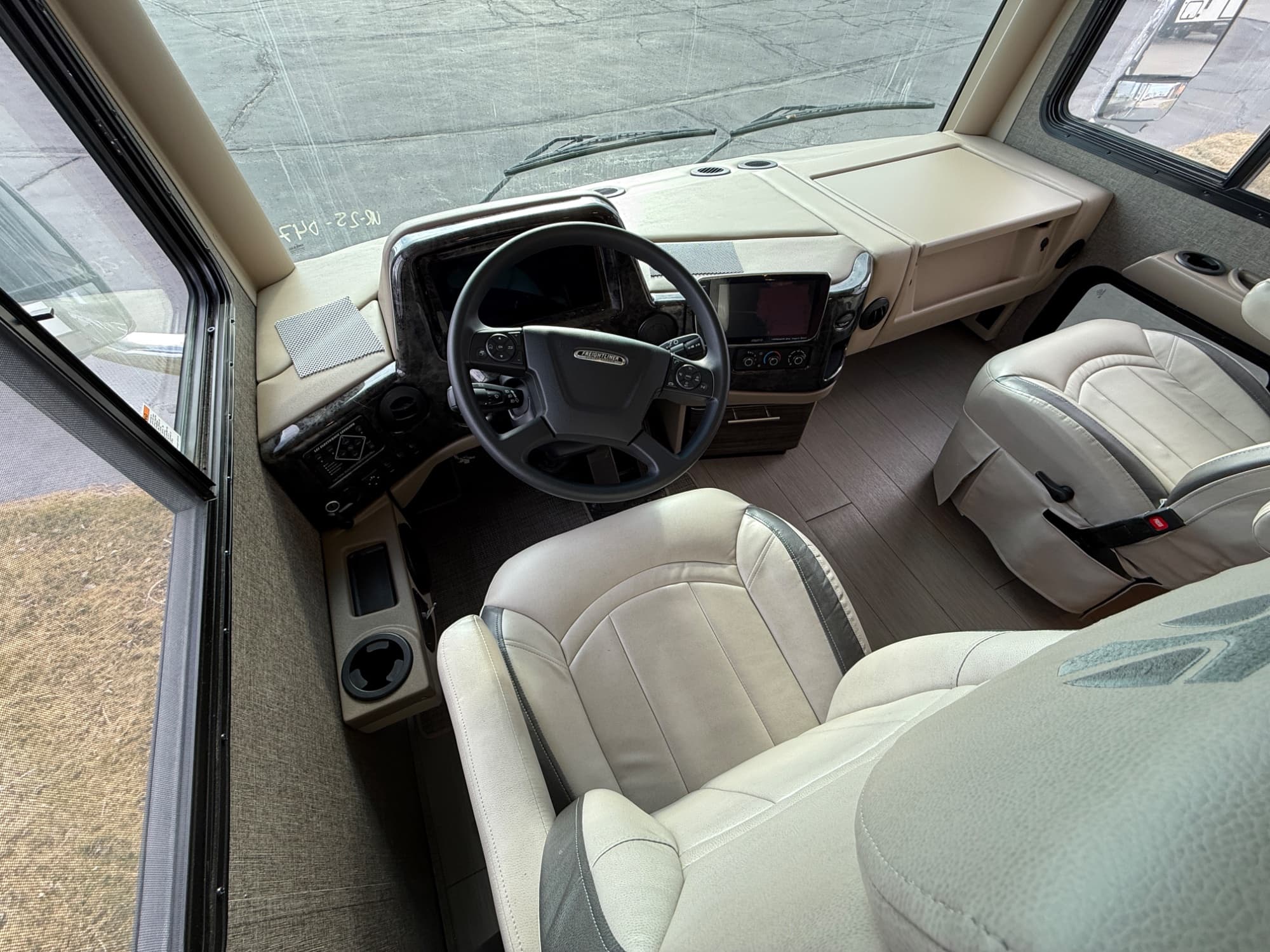 2022 Thor Motor Coach 2022 Thor Motor Coach Palazzo - thumbnail 27