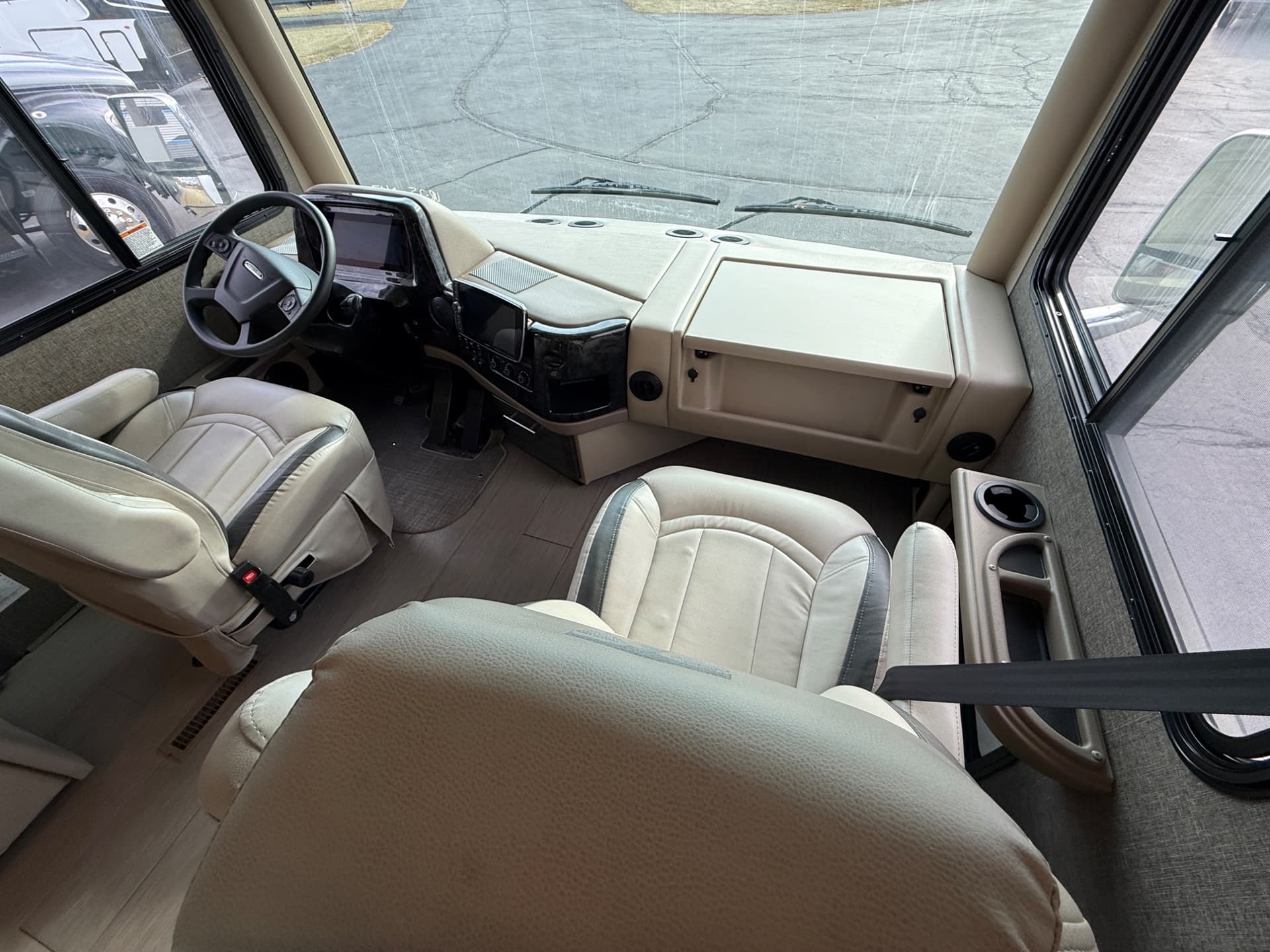 2022 Thor Motor Coach 2022 Thor Motor Coach Palazzo - thumbnail 29