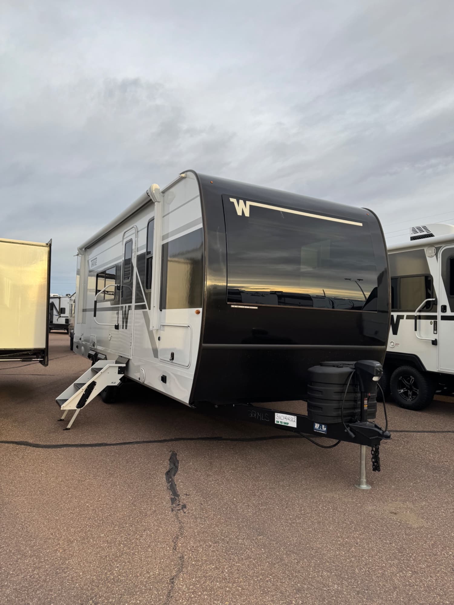 2026 Winnebago Thrive 22MLS