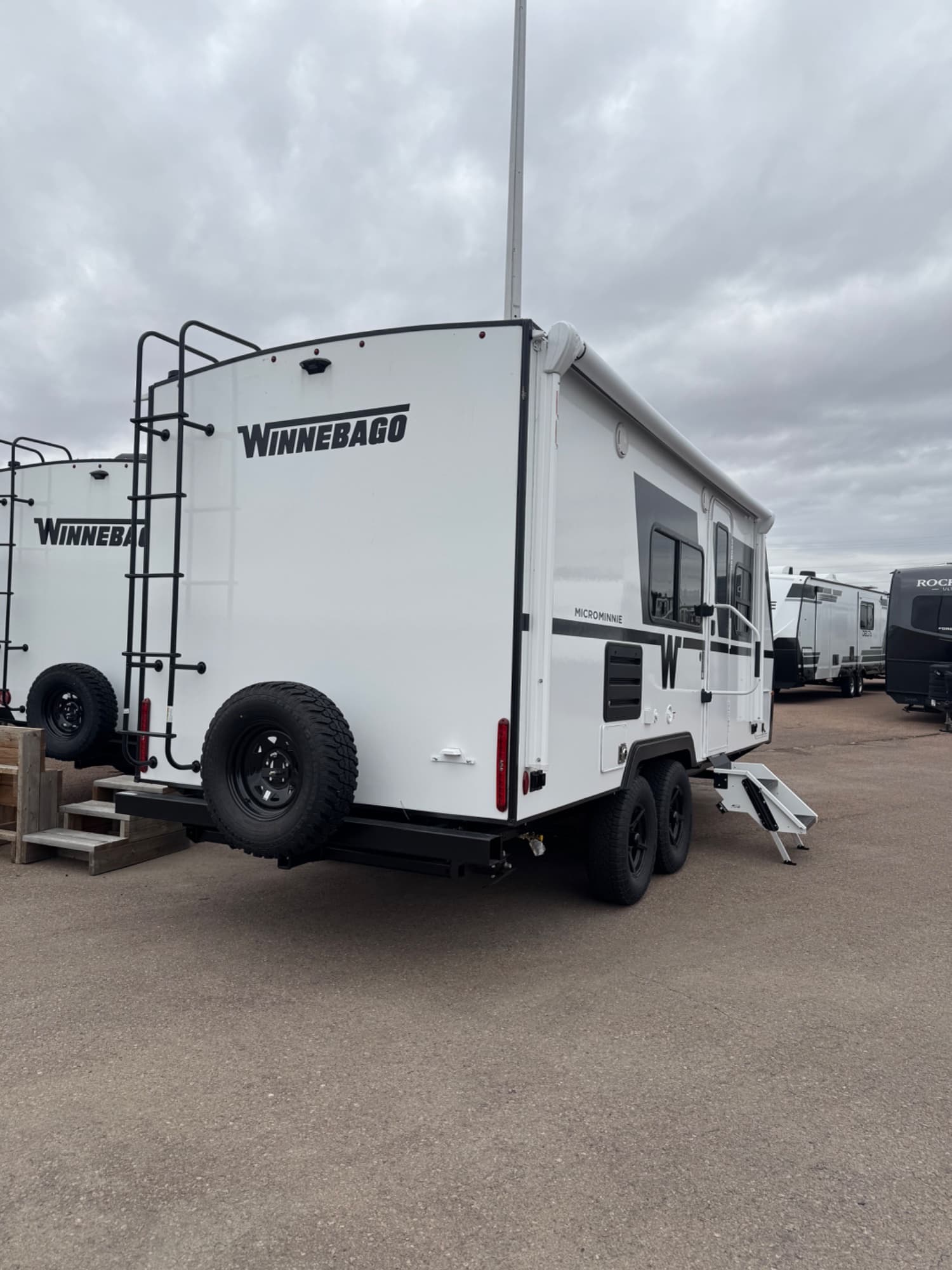 2026 Winnebago 2026 Winnebago Micro Minnie - thumbnail 3