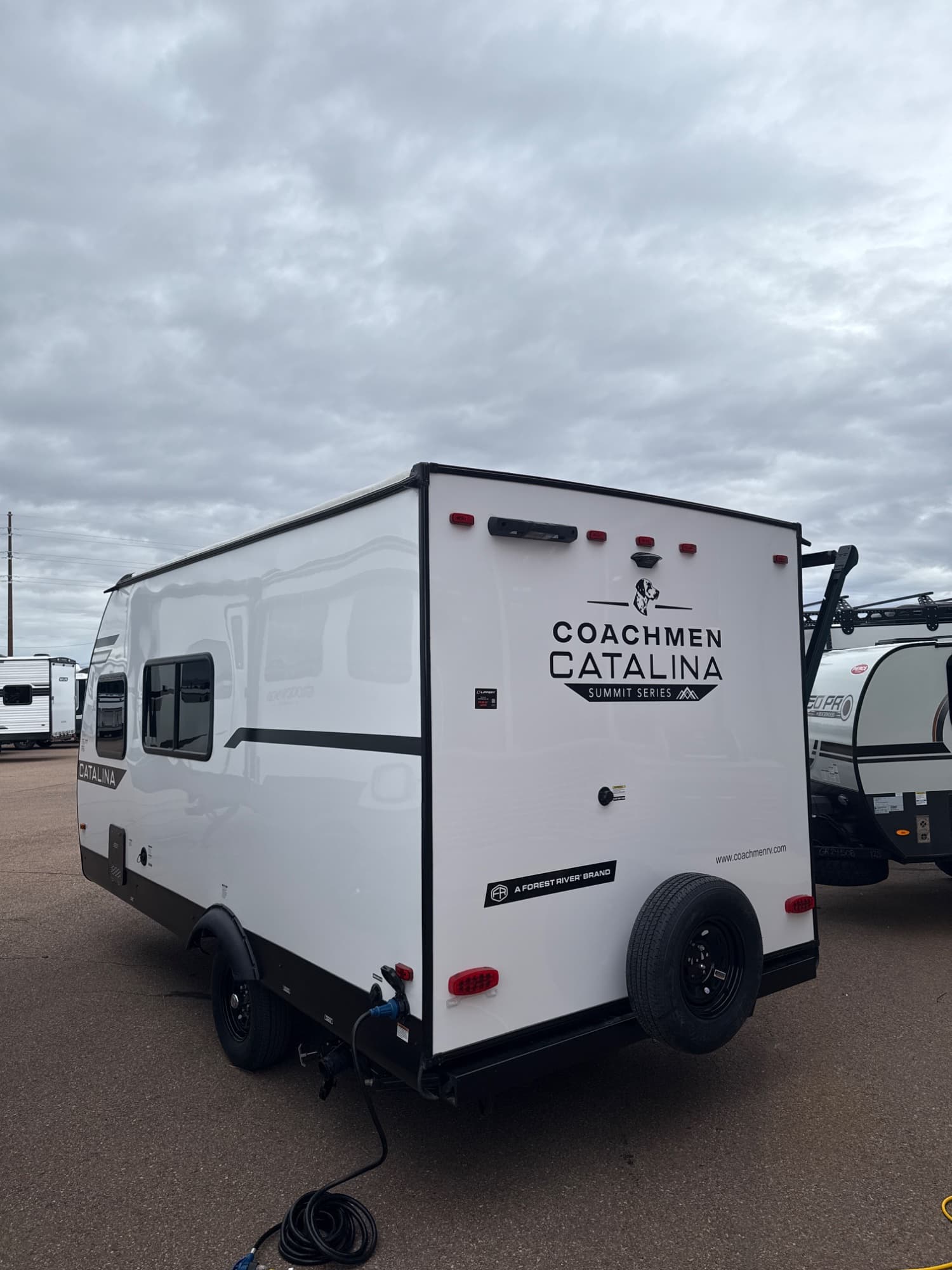 2026 Coachmen 2026 Coachmen Catalina Summit Series 7 - thumbnail 3