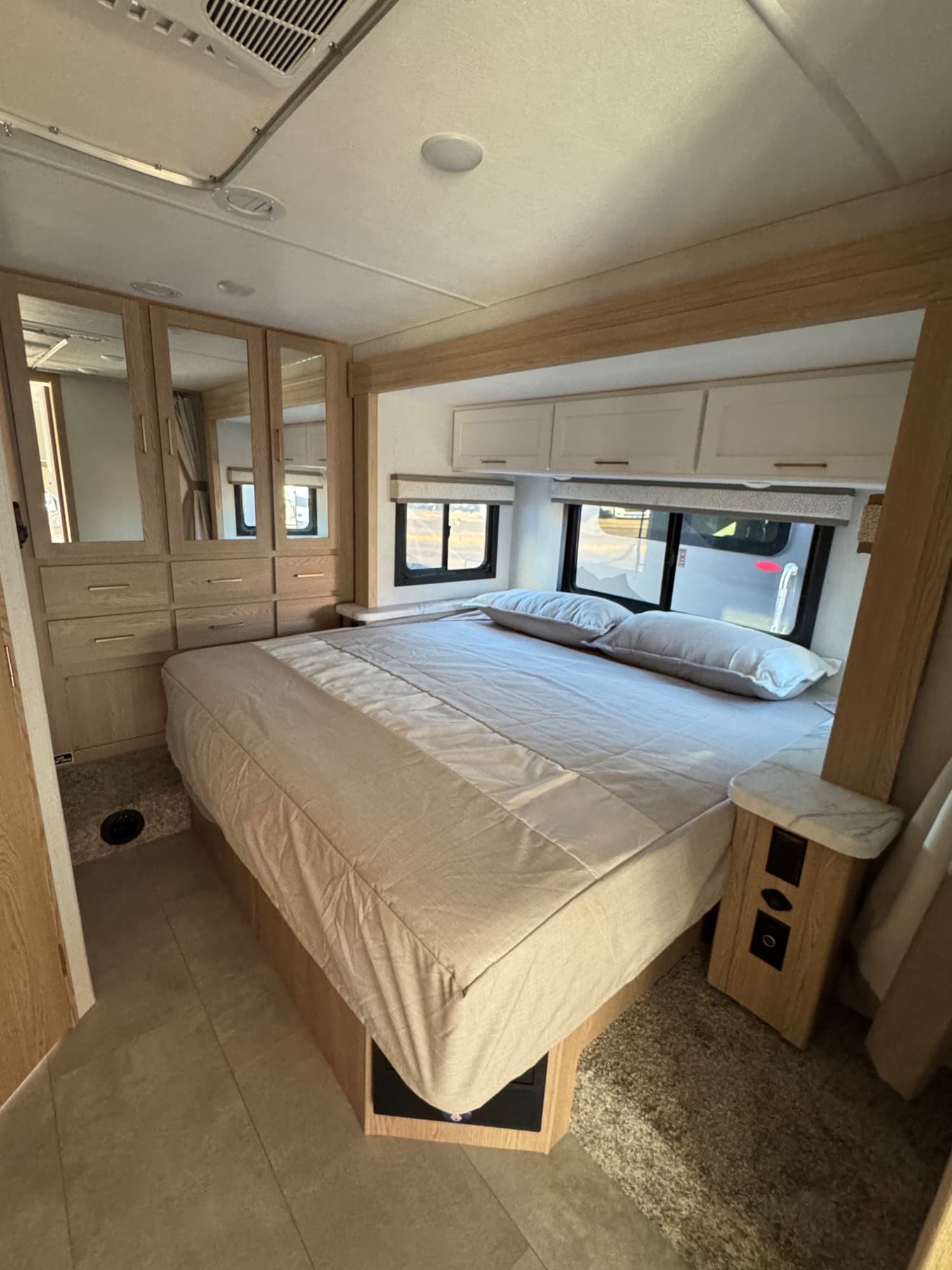 2026 Thor Motor Coach 2026 Thor Motor Coach Chateau - thumbnail 12