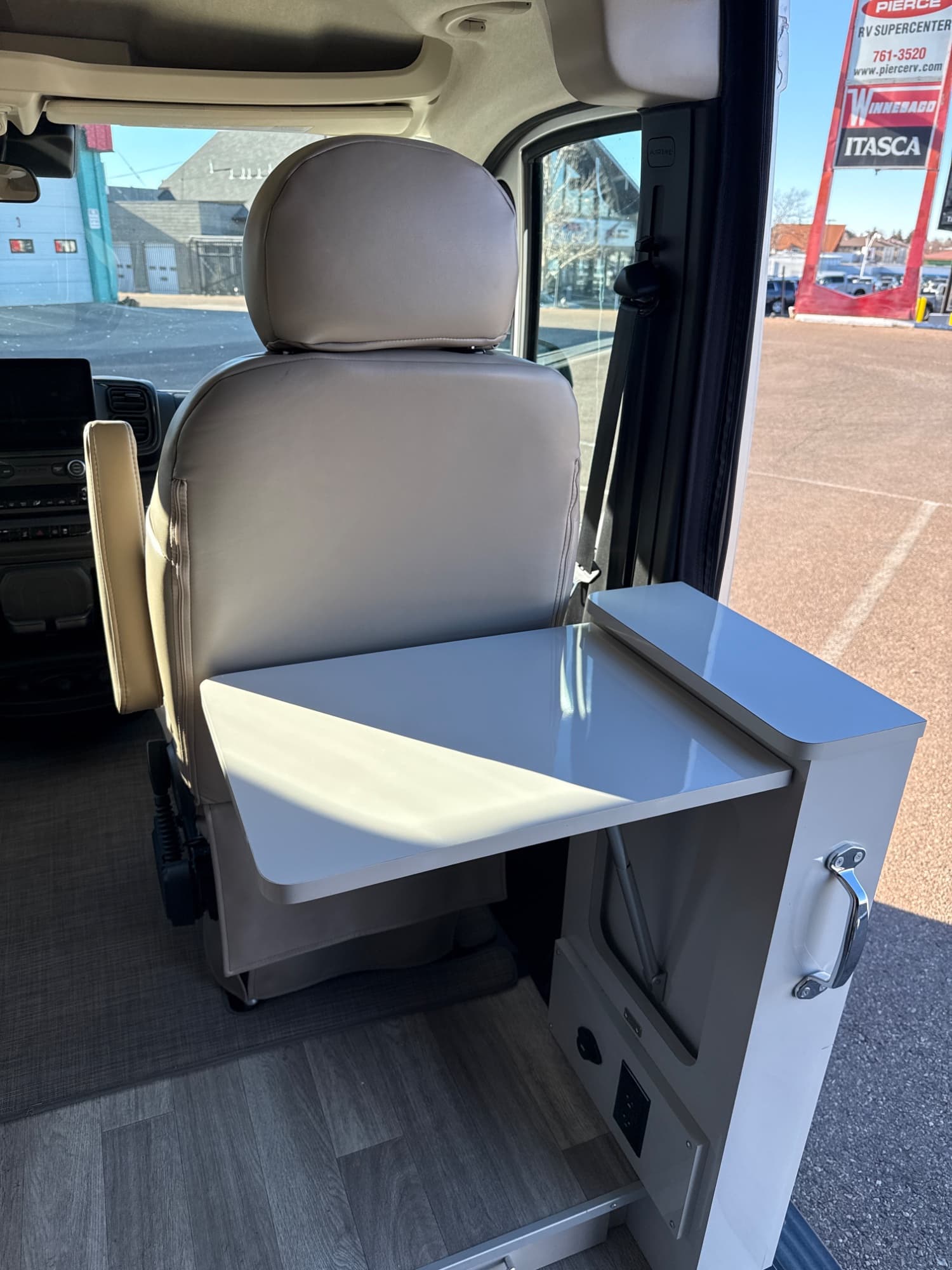 2026 Thor Motor Coach 2026 Thor Motor Coach Chateau - thumbnail 27