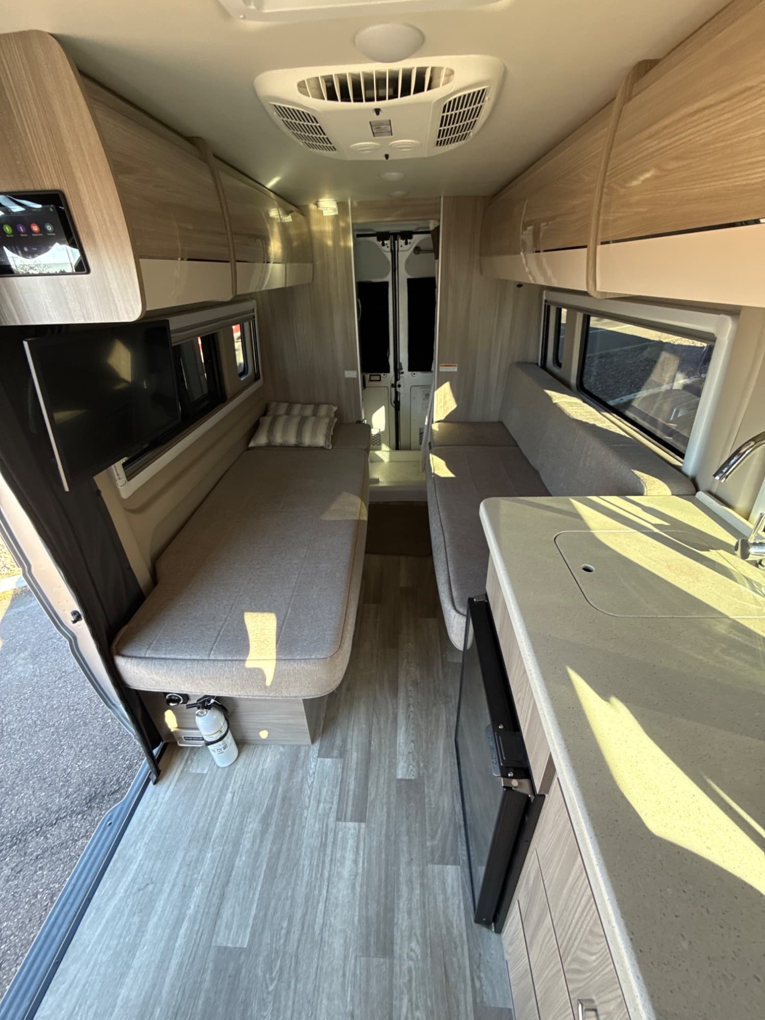 2025 Thor Motor Coach 2025 Thor Motor Coach Tellaro - thumbnail 9