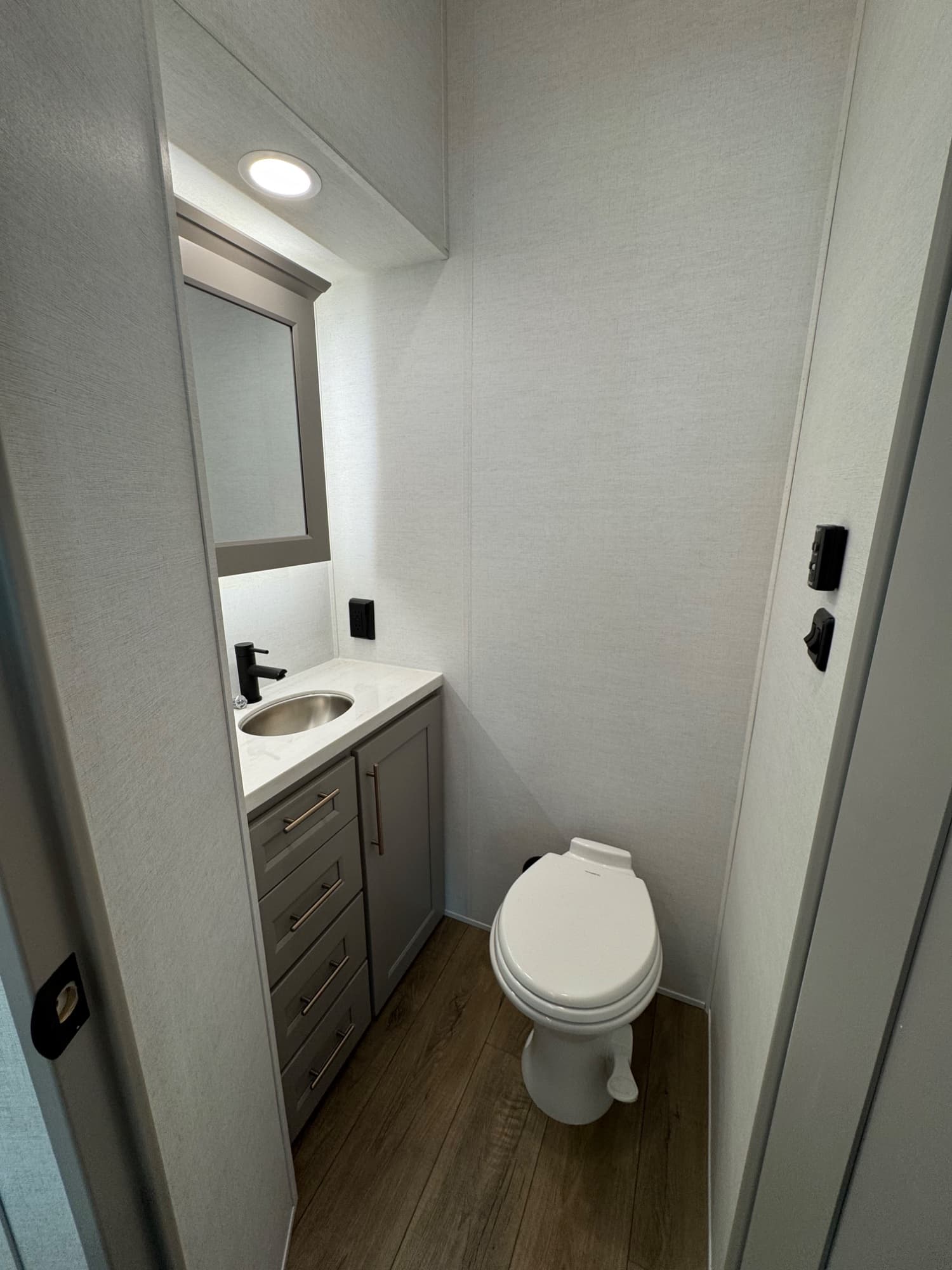 2025 Alliance RV 2025 Alliance RV Paradigm - thumbnail 17