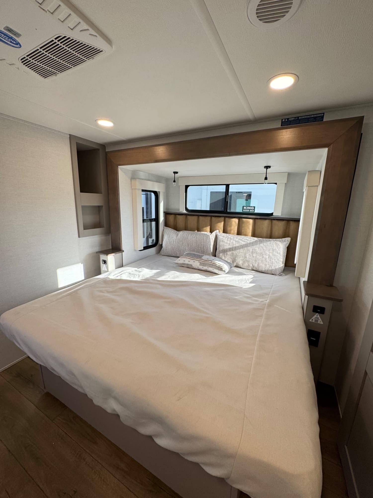 2025 Alliance RV 2025 Alliance RV Paradigm - thumbnail 22