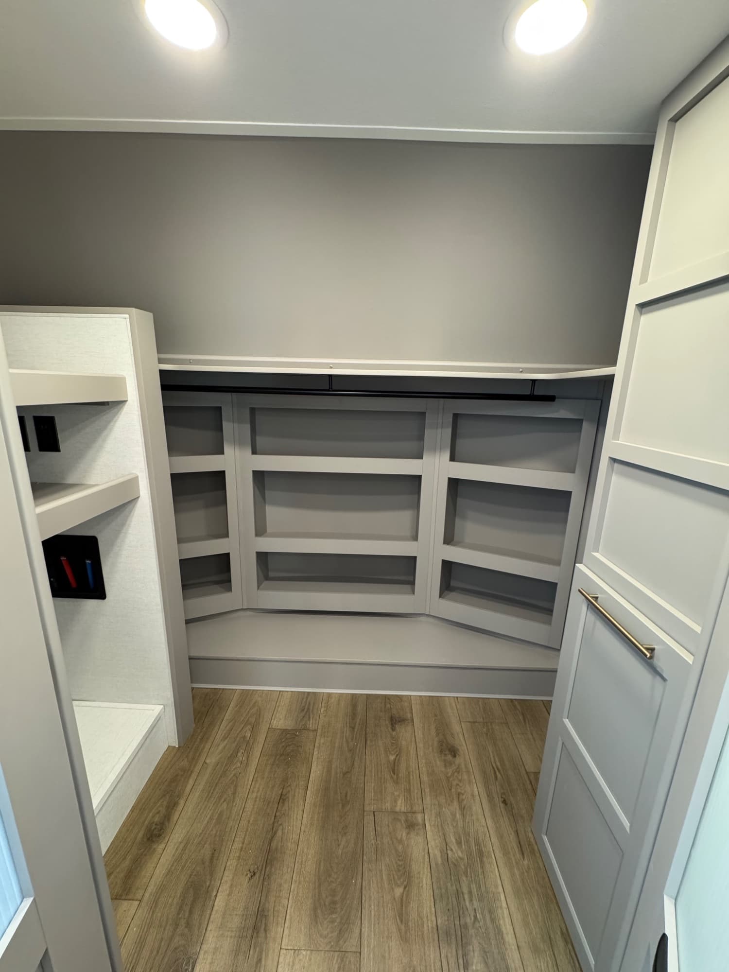 2025 Alliance RV 2025 Alliance RV Paradigm - thumbnail 25