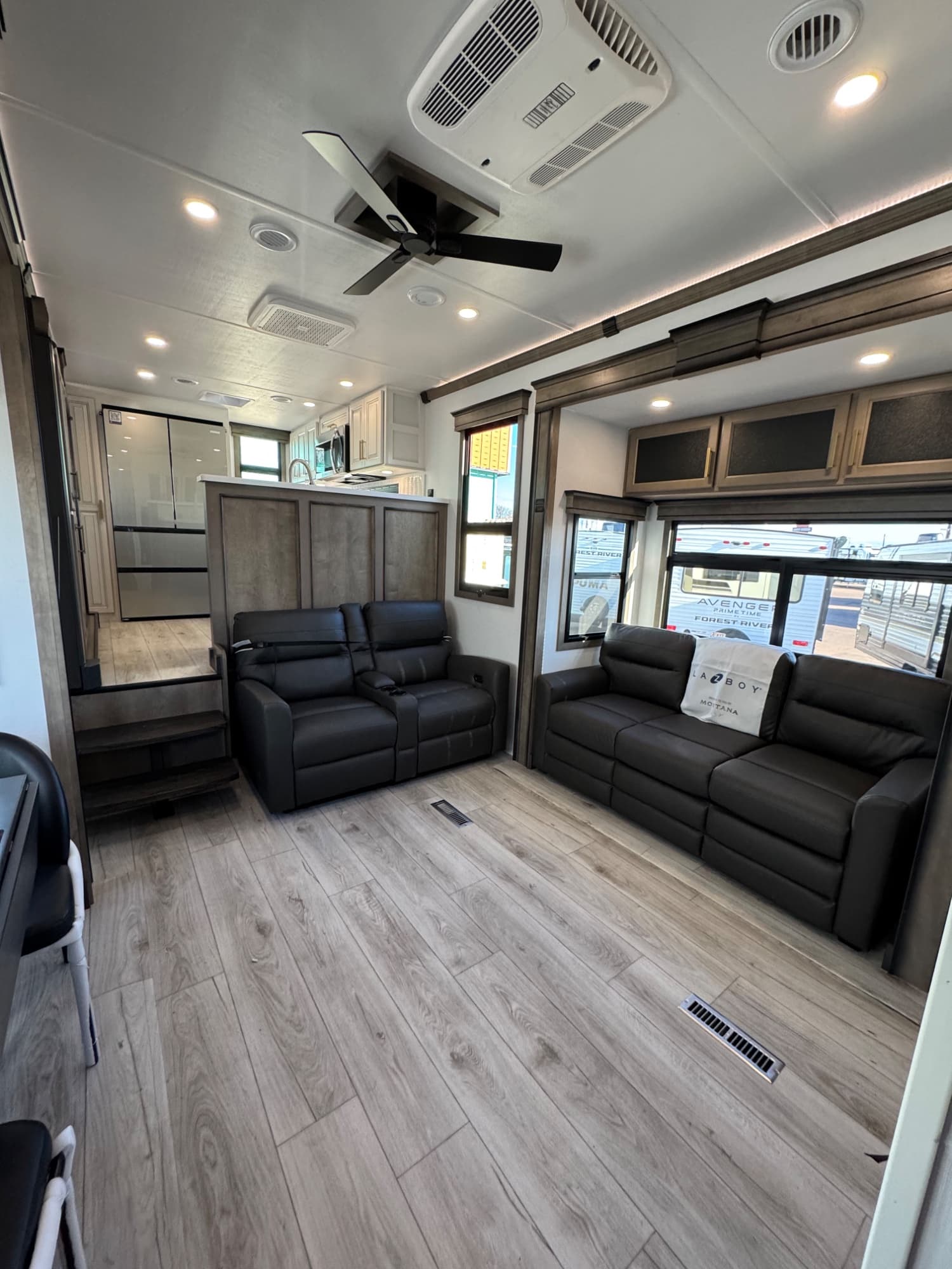 2026 Keystone RV 2026 Keystone RV Montana - thumbnail 12