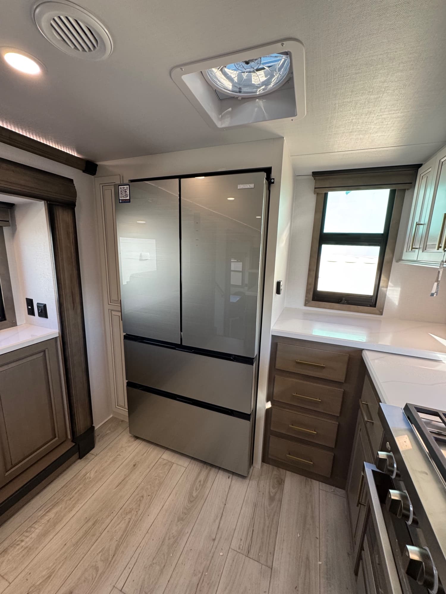 2026 Keystone RV 2026 Keystone RV Montana - thumbnail 17