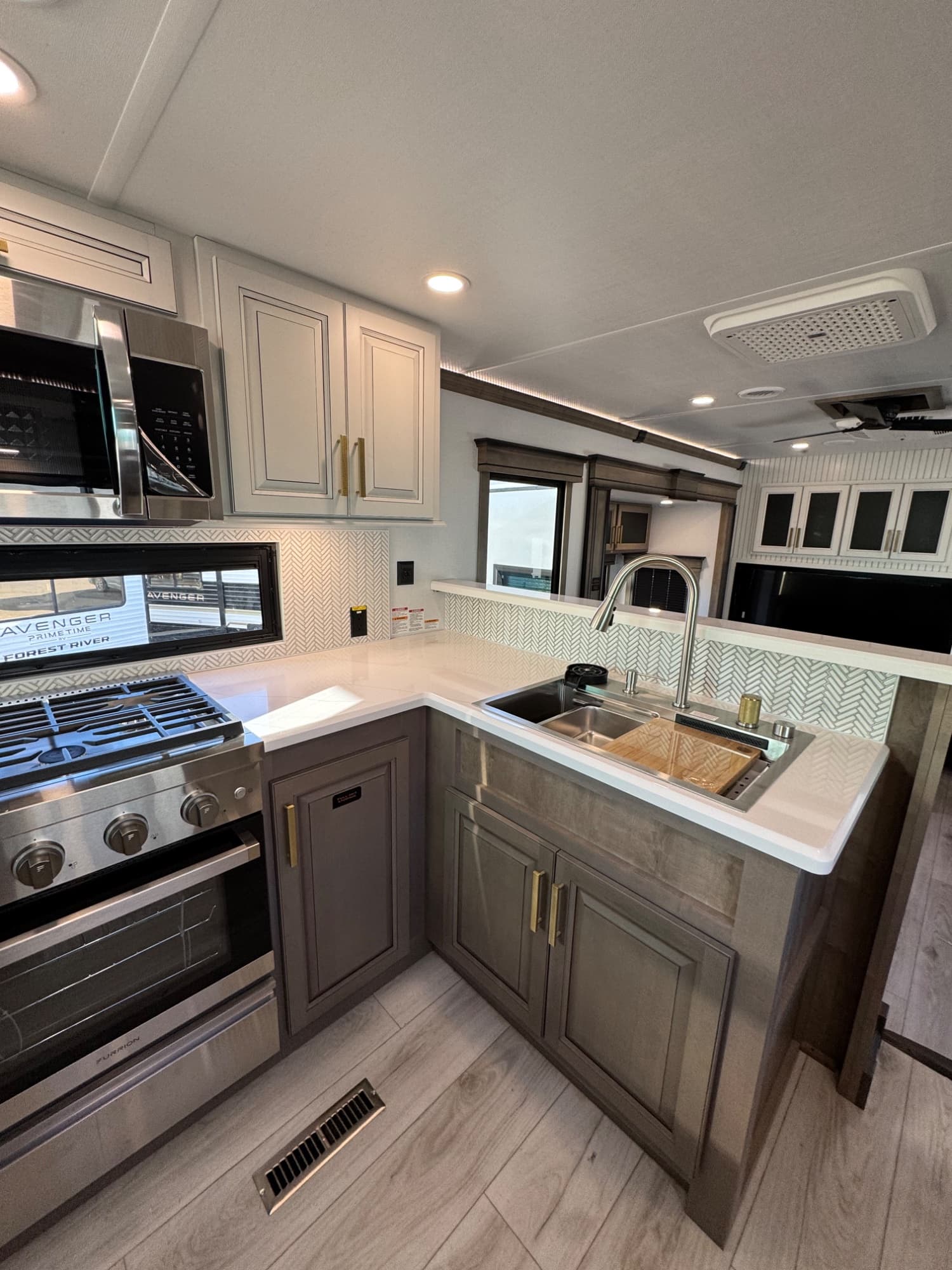 2026 Keystone RV 2026 Keystone RV Montana - thumbnail 19