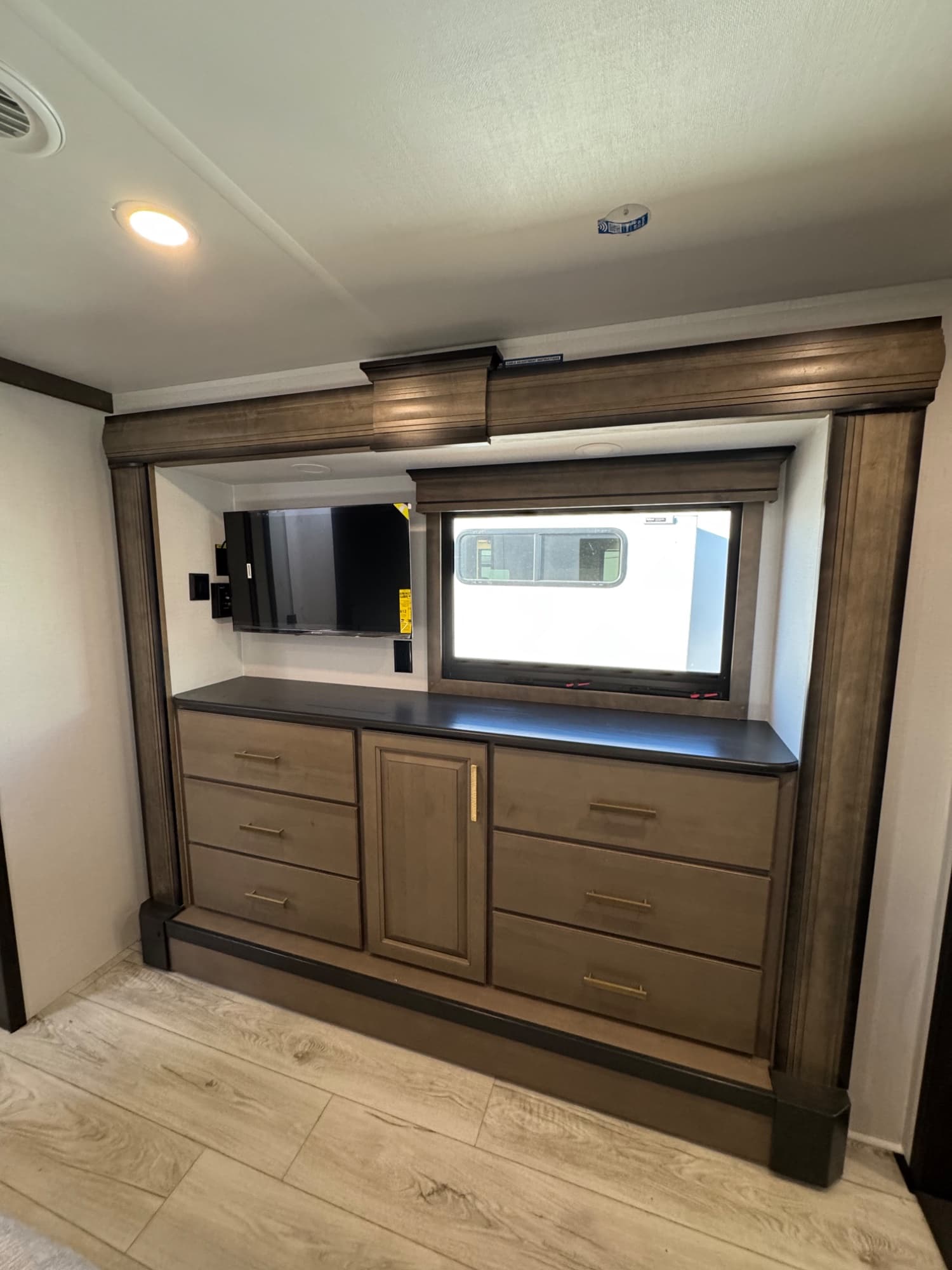 2026 Keystone RV 2026 Keystone RV Montana - thumbnail 23