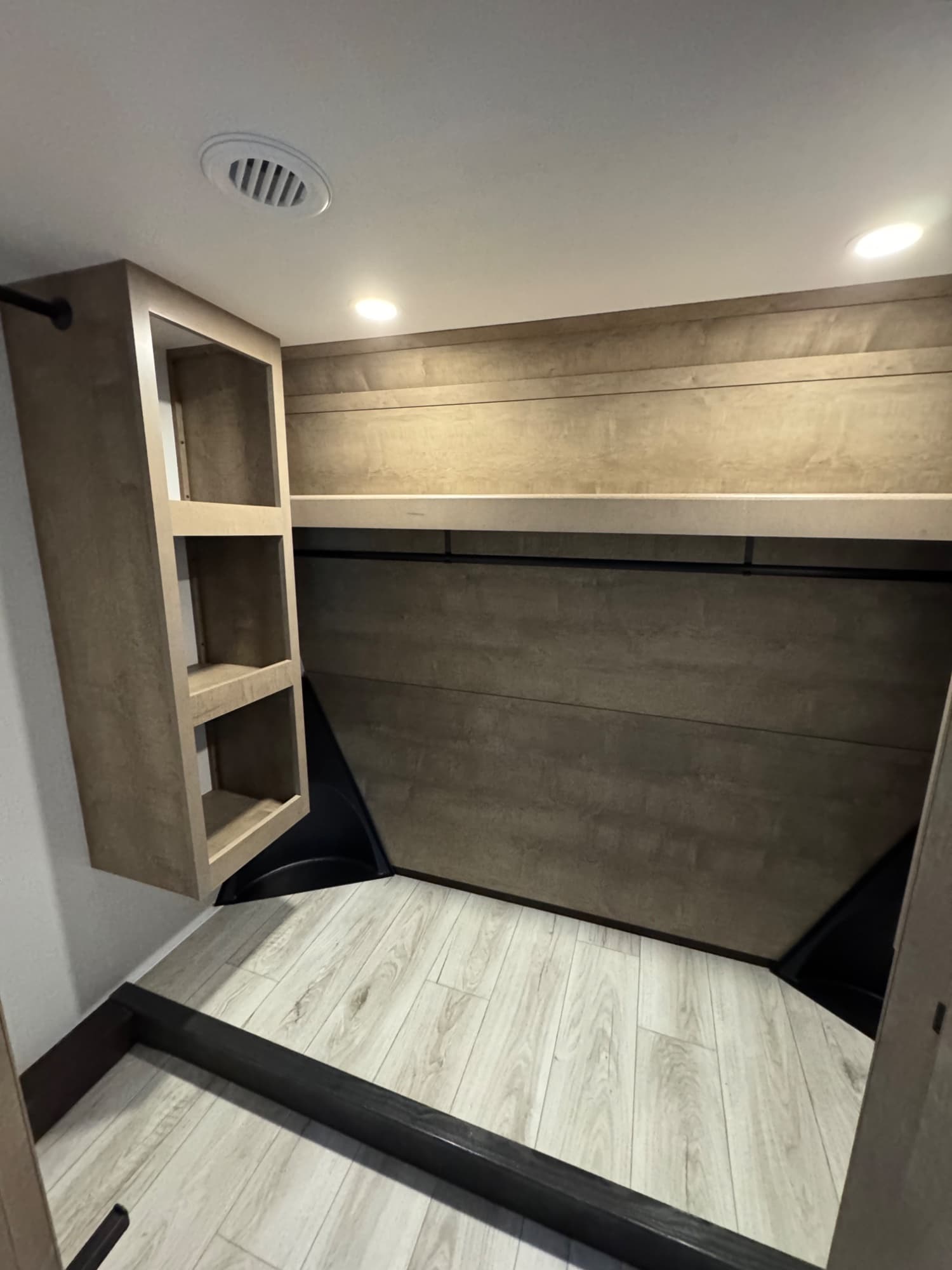 2026 Keystone RV 2026 Keystone RV Montana - thumbnail 27