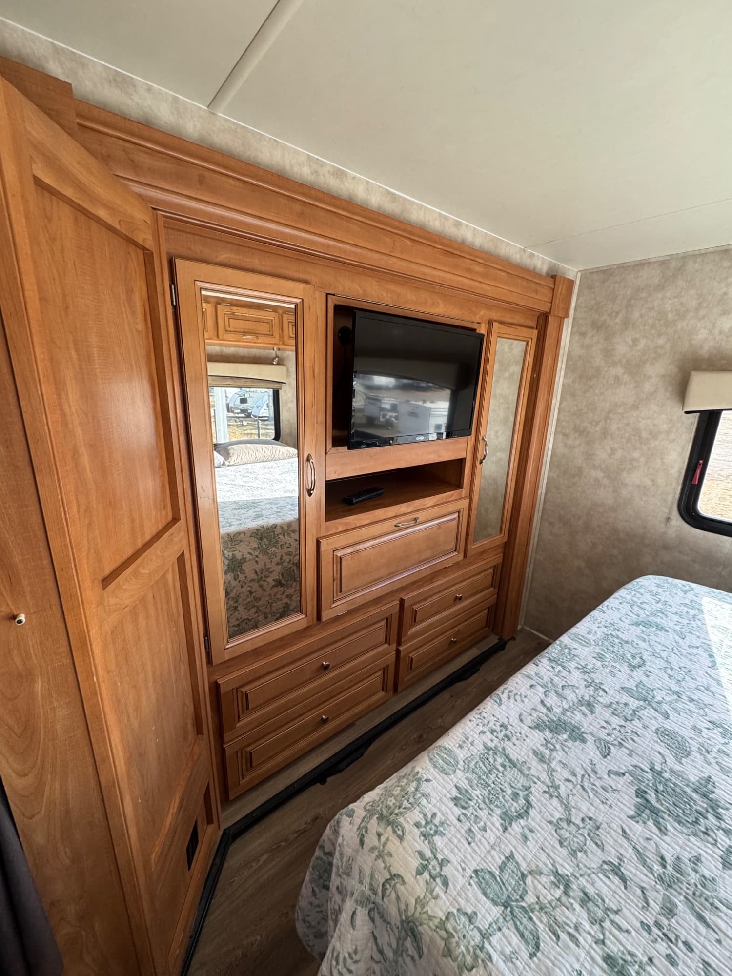 2017 NeXus RV 2017 NeXus RV Phantom - thumbnail 14