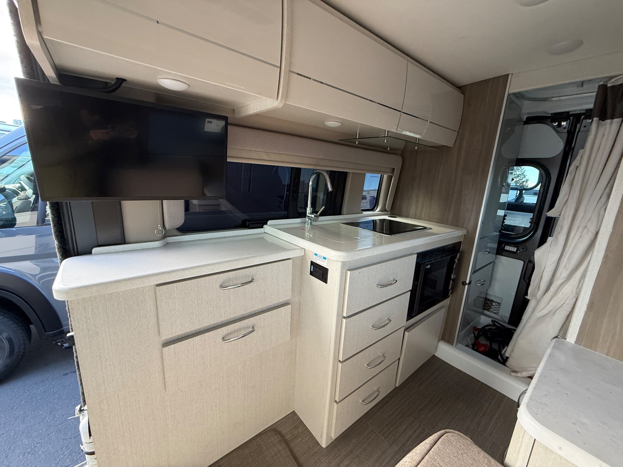 2023 Thor Motor Coach 2023 Thor Motor Coach Tellaro - thumbnail 16