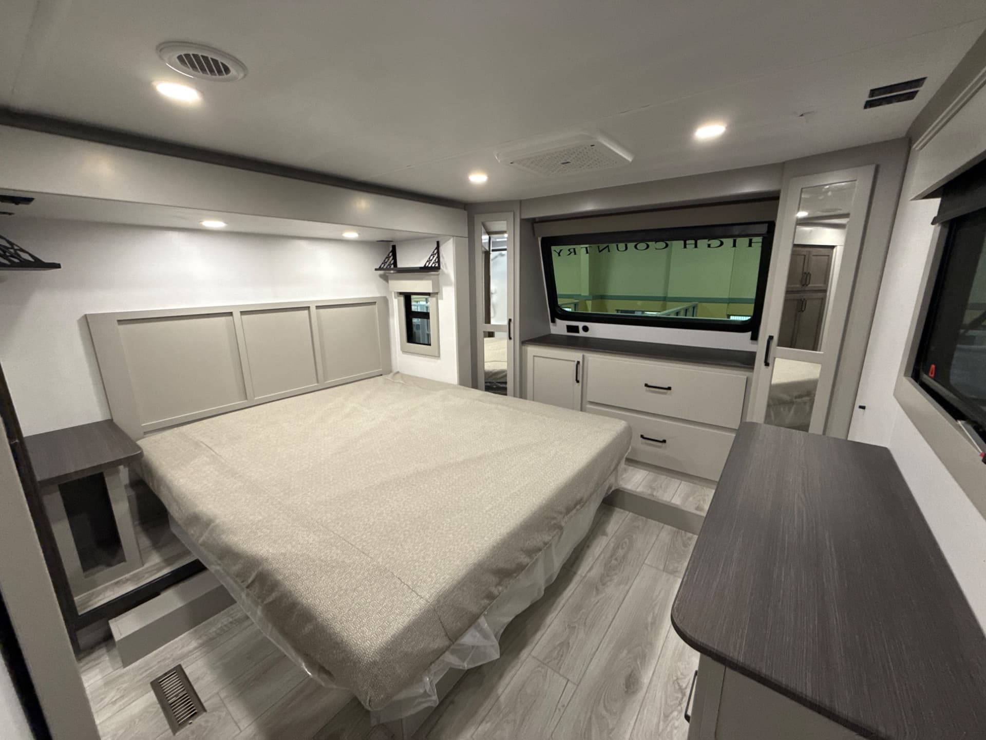 2025 Keystone RV 2025 Keystone RV Montana - thumbnail 33