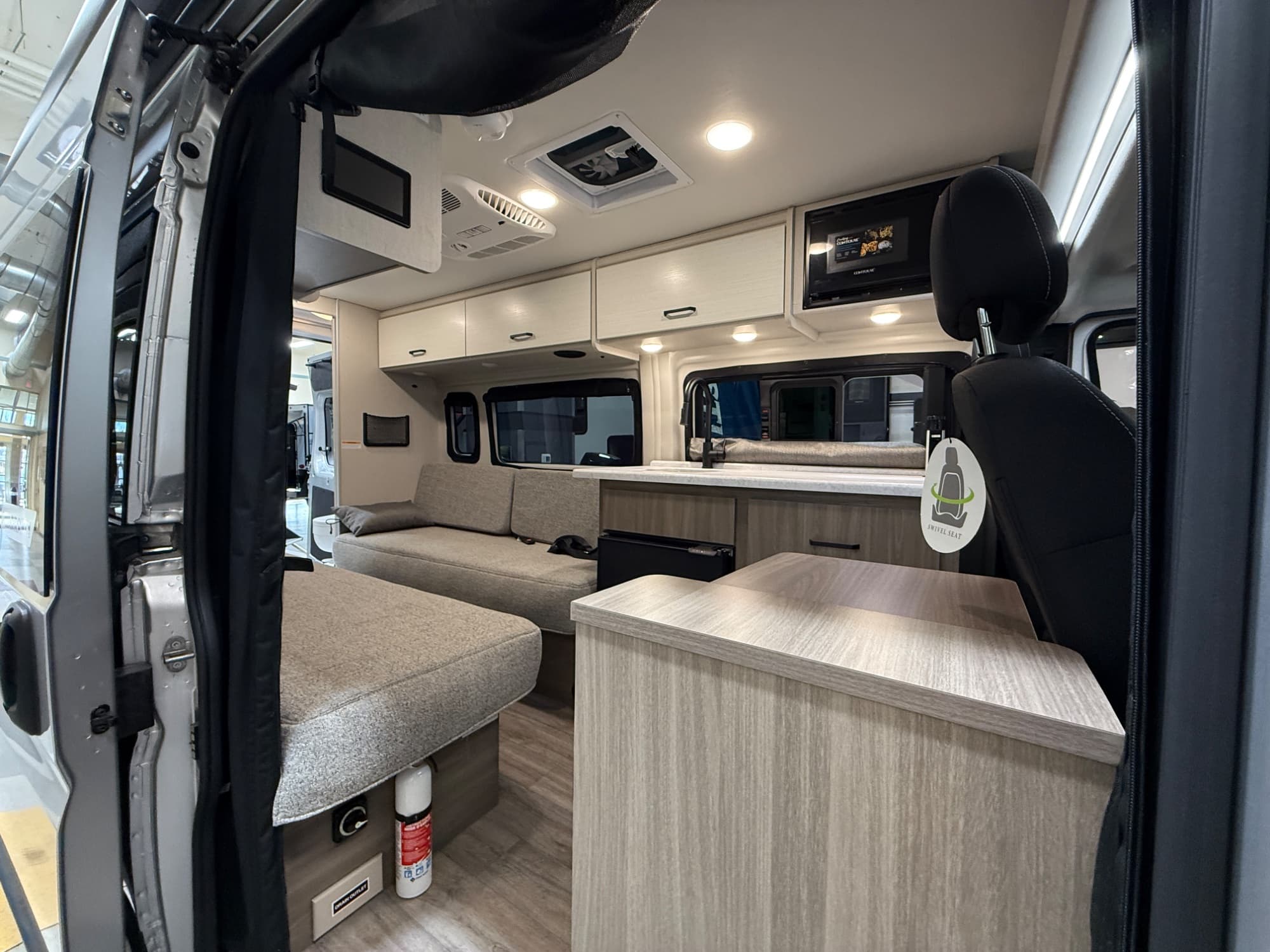 2026 Thor Motor Coach 2026 Thor Motor Coach Sequence - thumbnail 17