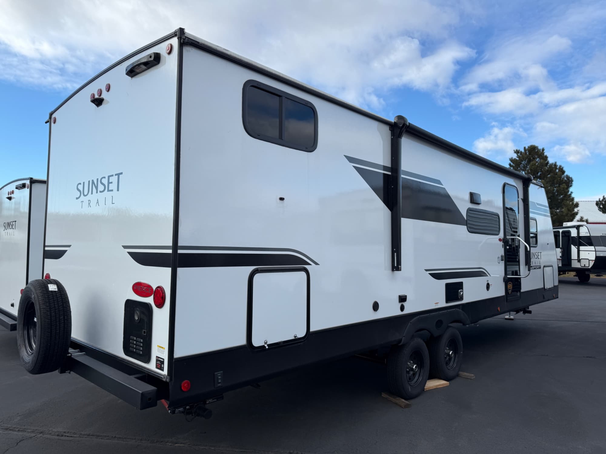 2026 Keystone RV 2026 Keystone RV Sunset Trail - thumbnail 3