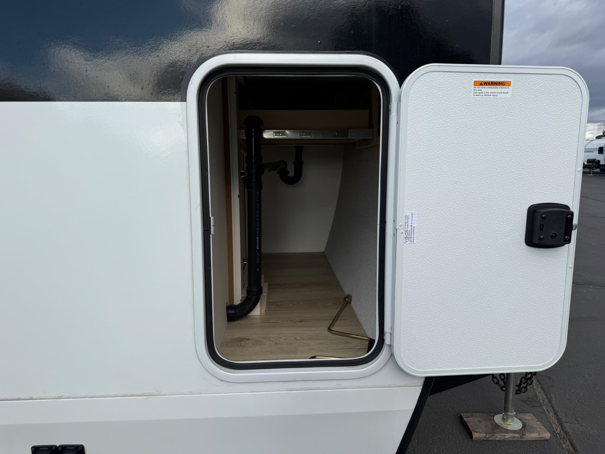 2026 Winnebago 2026 Winnebago Thrive - thumbnail 6