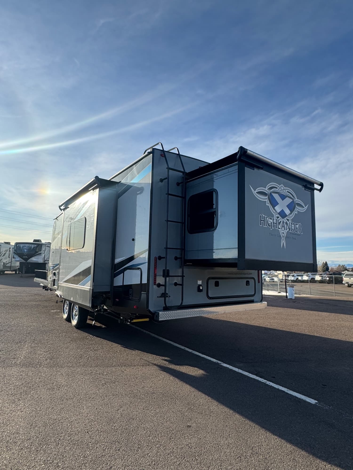 2018 Highland Ridge 2018 Highland Ridge Highlander - thumbnail 4