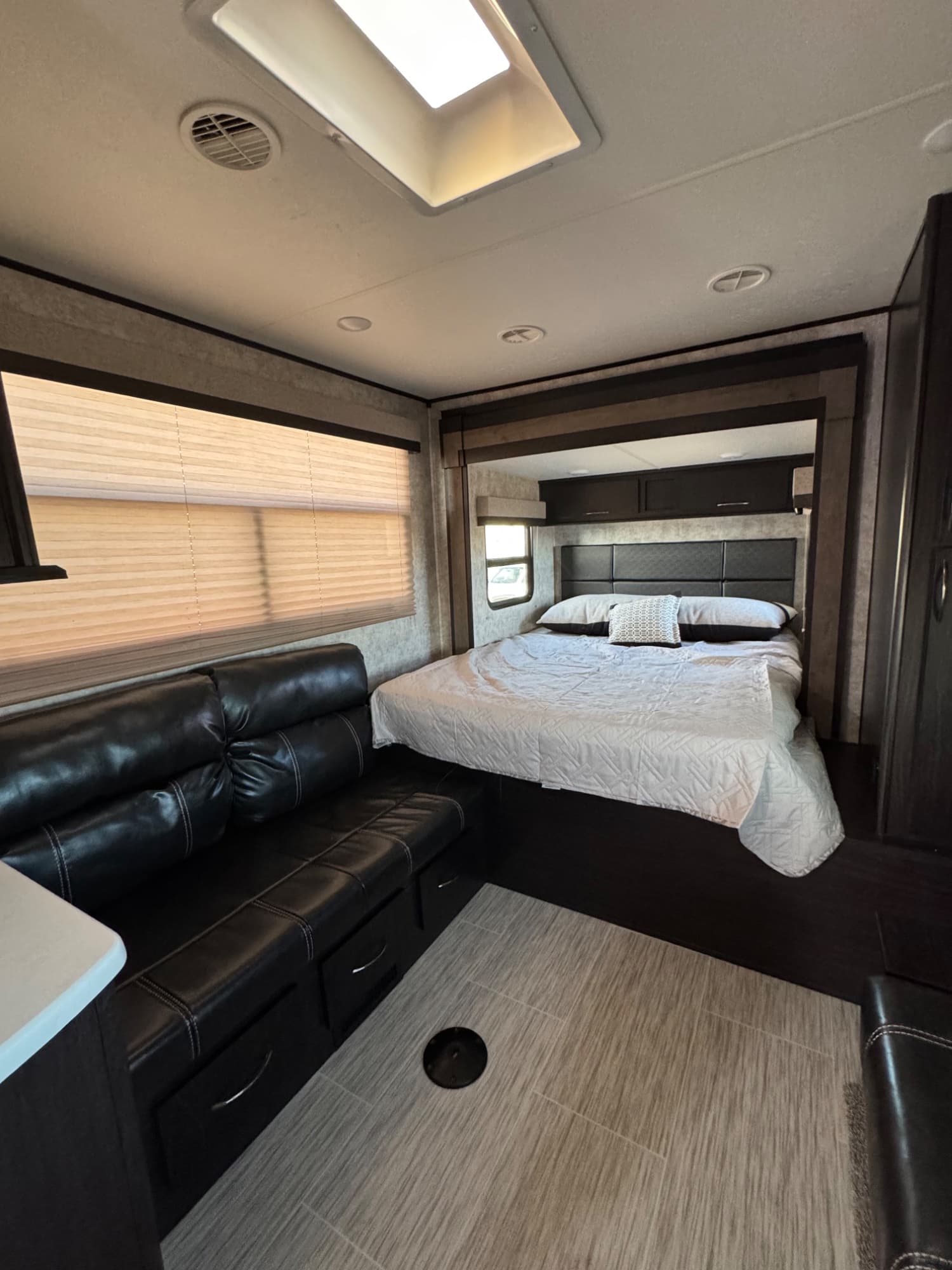 2018 Highland Ridge 2018 Highland Ridge Highlander - thumbnail 7