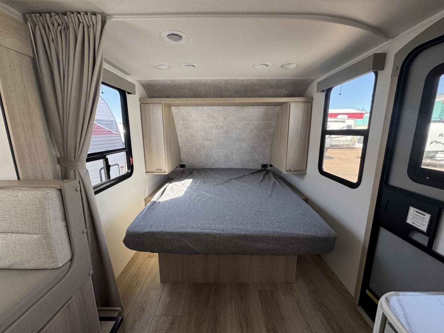 2025 Winnebago 2025 Winnebago Micro Minnie - thumbnail 10