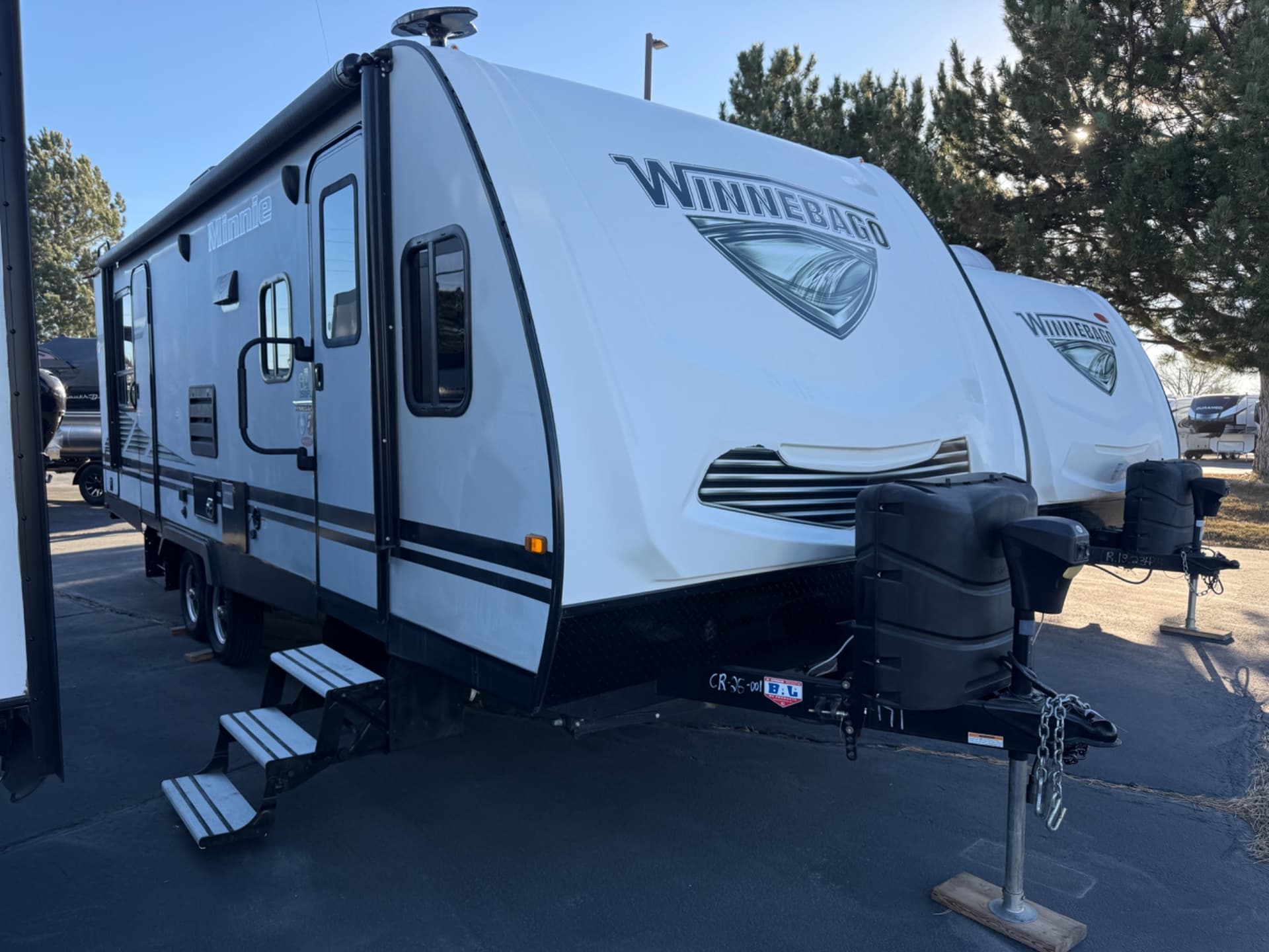 2020 Winnebago 2020 Winnebago Minnie - image 1