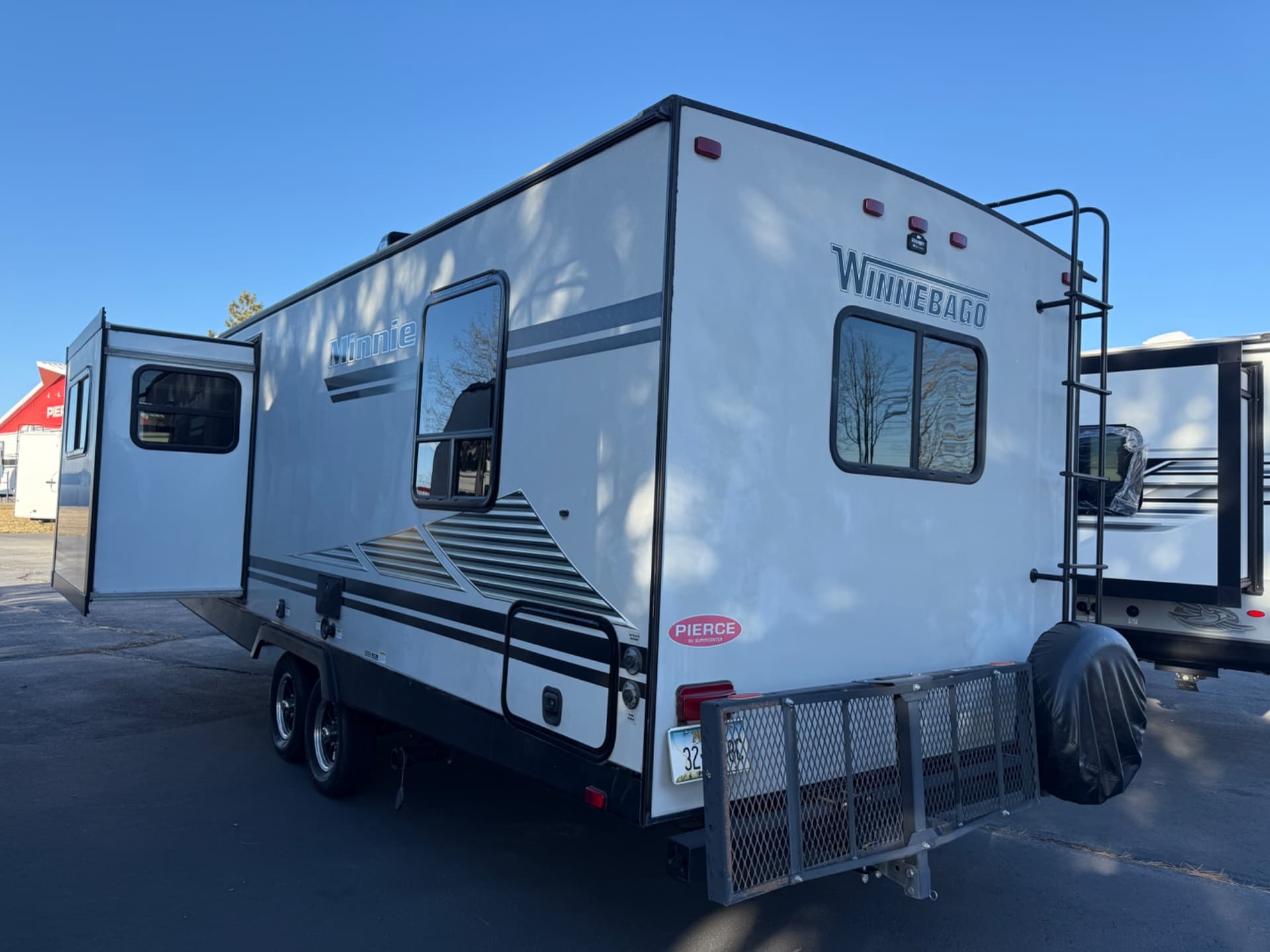 2020 Winnebago 2020 Winnebago Minnie - thumbnail 3