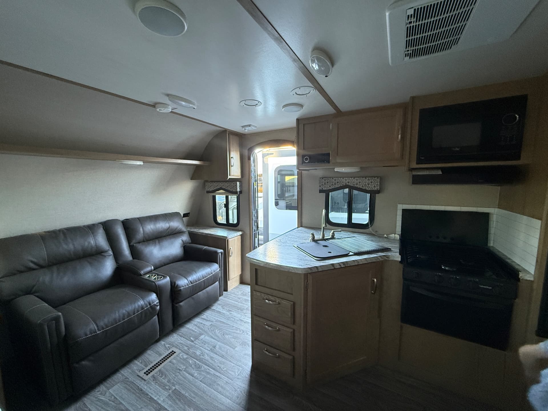 2020 Winnebago 2020 Winnebago Minnie - thumbnail 11