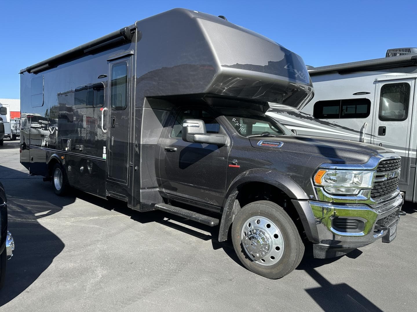 2025 Dynamax Isata 5 28SS