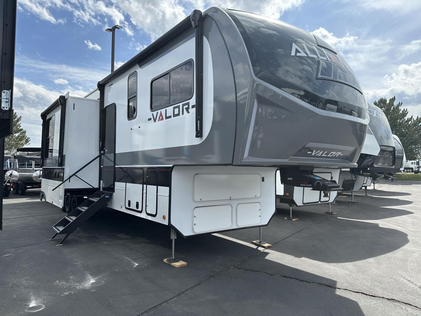 2025 Alliance RV Valor 44V14