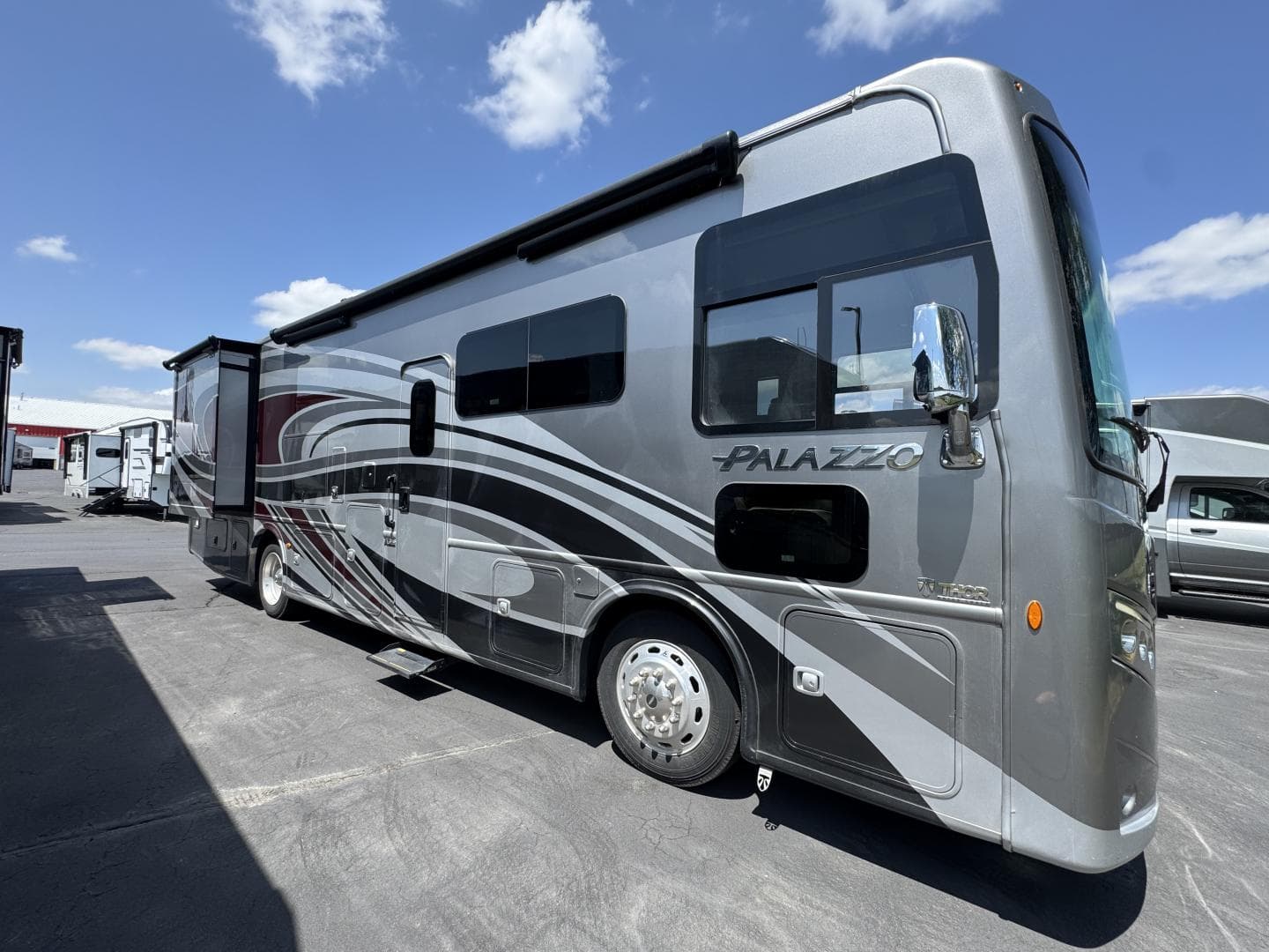 2022 Thor Motor Coach Palazzo 33.6