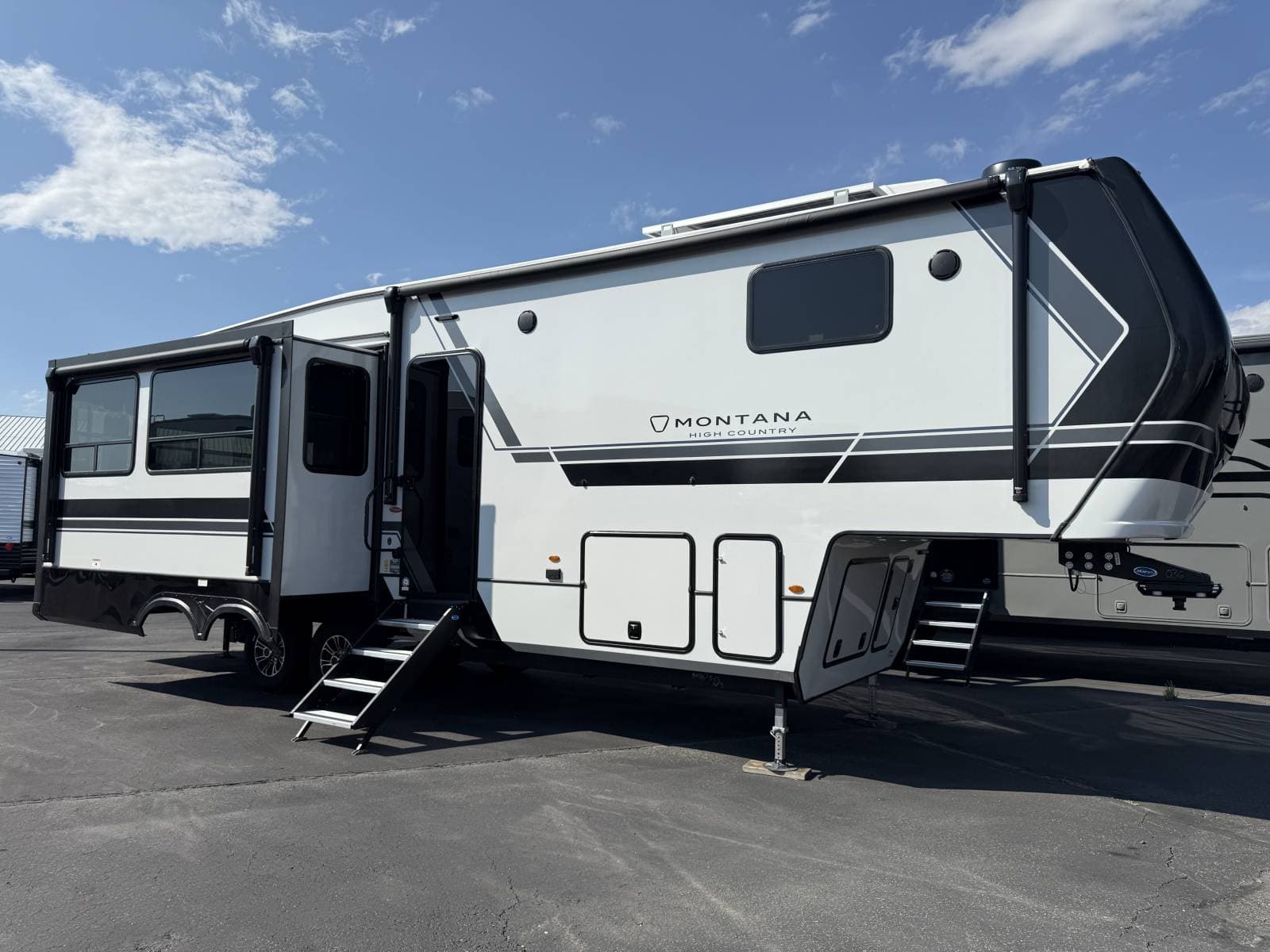2026 Keystone RV Montana High Country 295RL