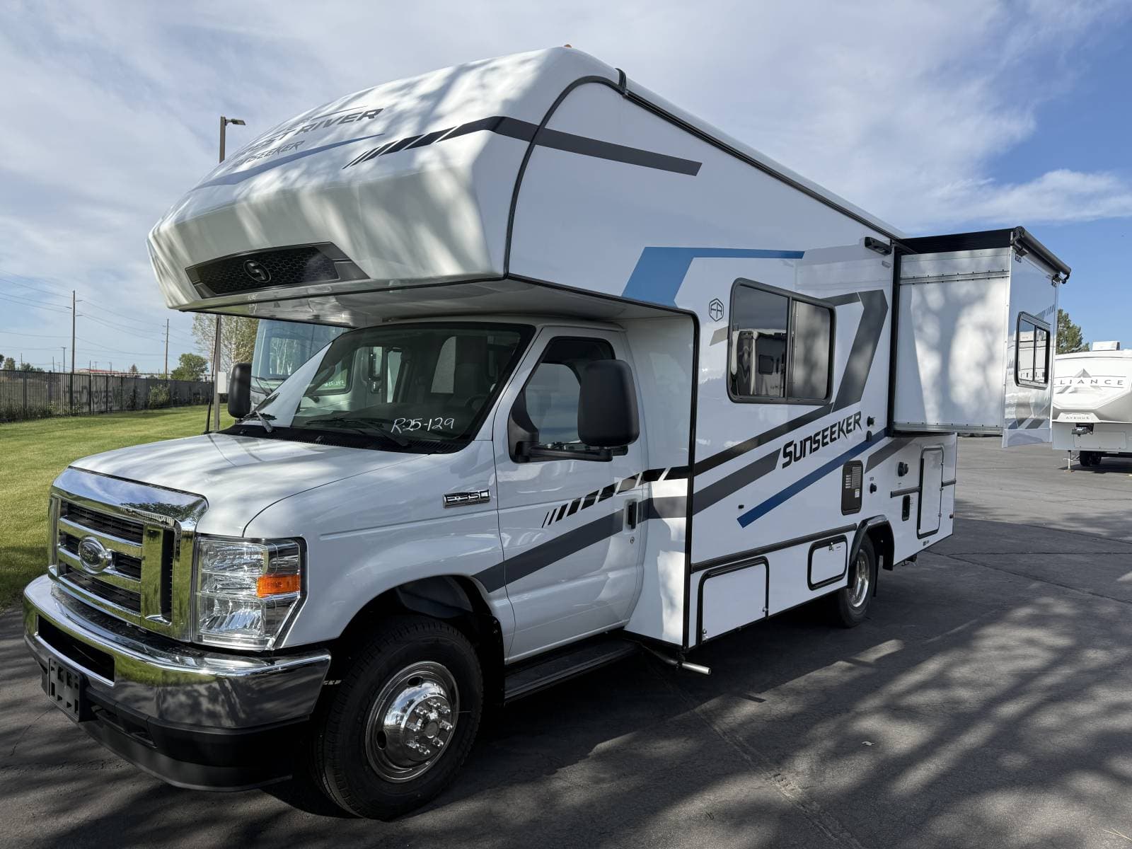 2026 Forest River RV Sunseeker 2250SLE-FORD