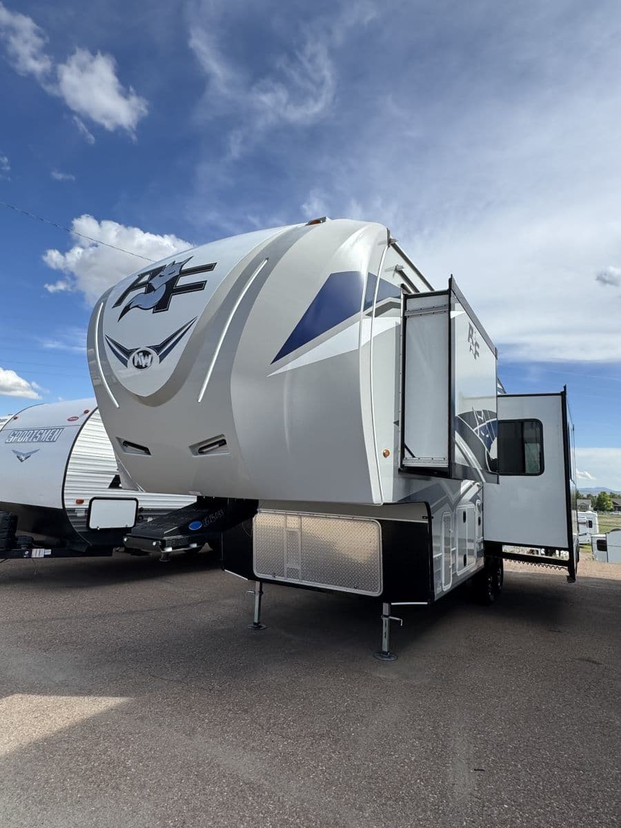 2023 Northwood Arctic Fox 27-5L