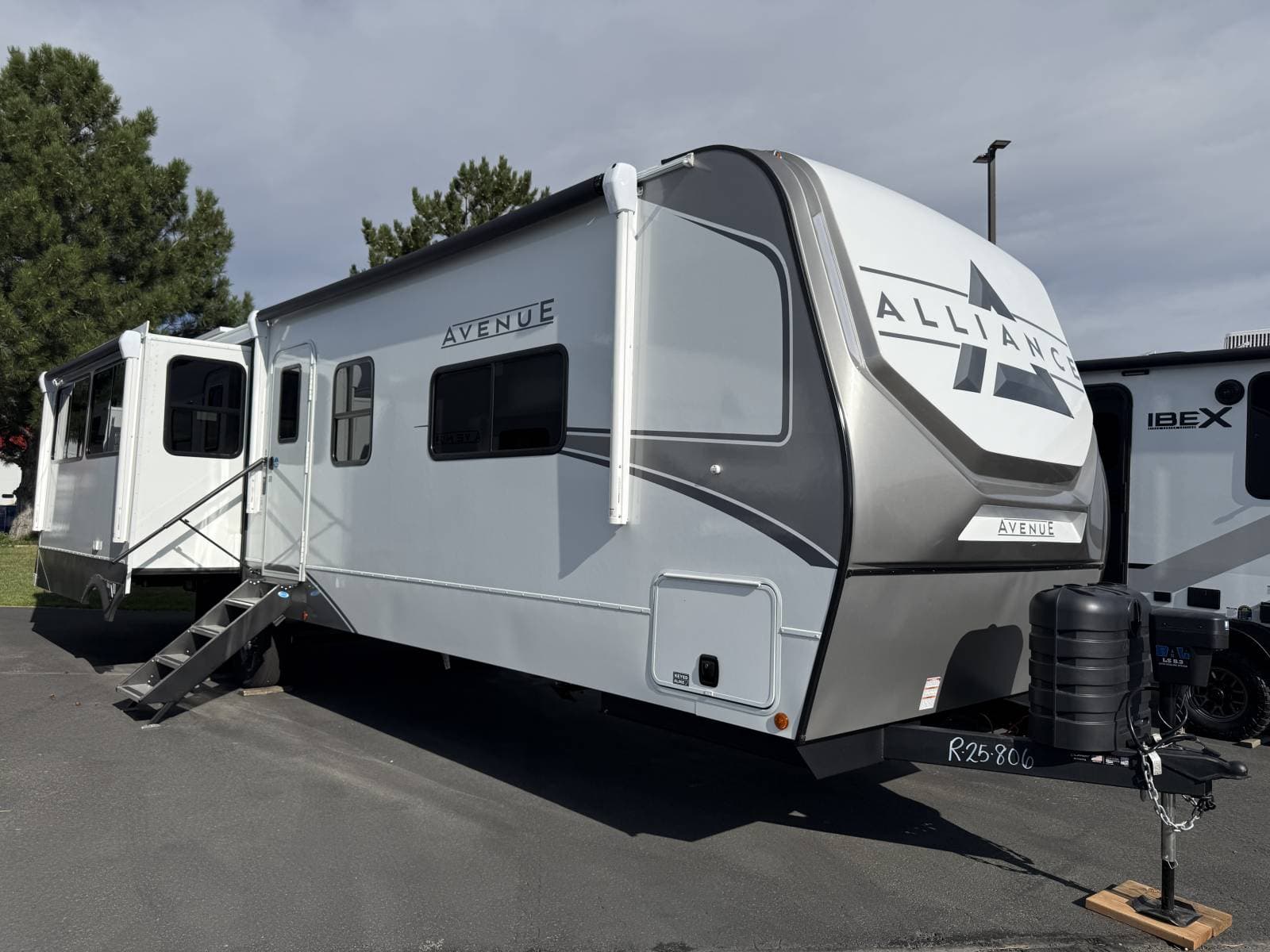 2026 Alliance RV Avenue 332RL