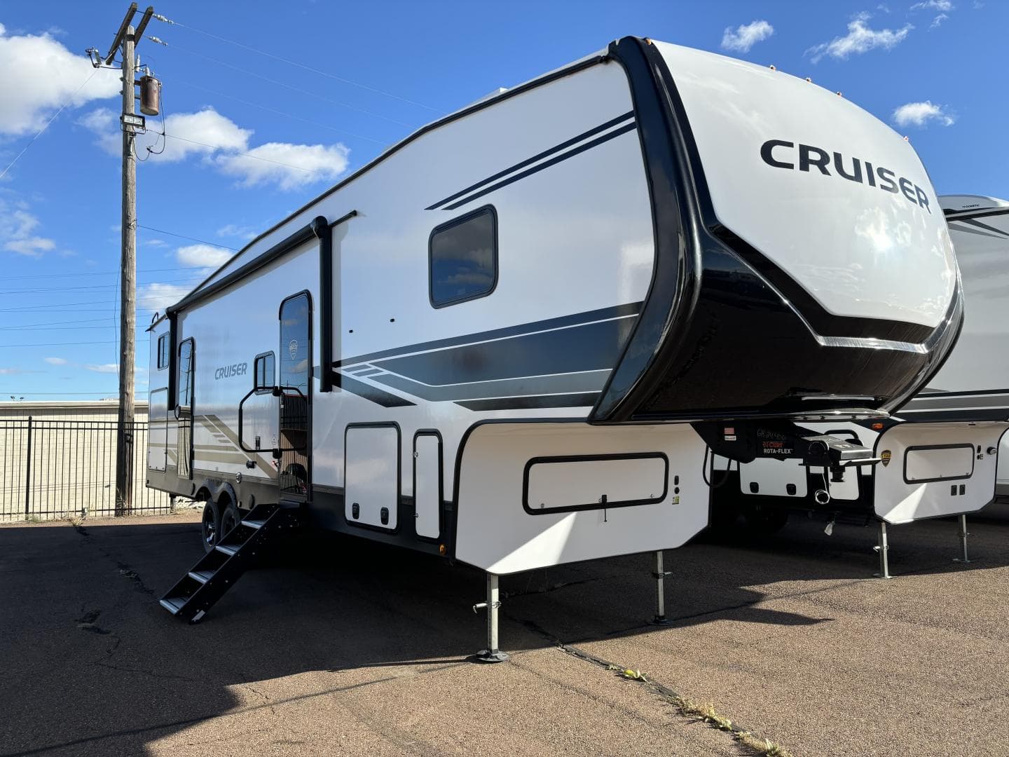 2025 Keystone RV Cruiser CR32BH