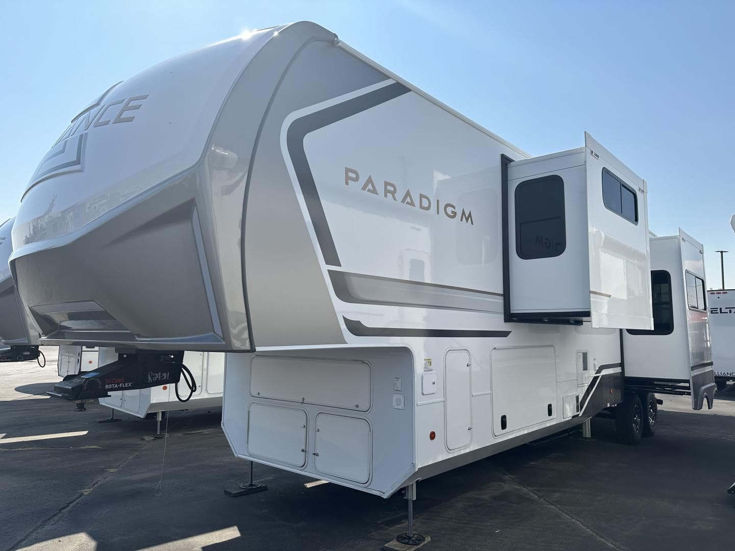 2025 Alliance RV Paradigm 382RK