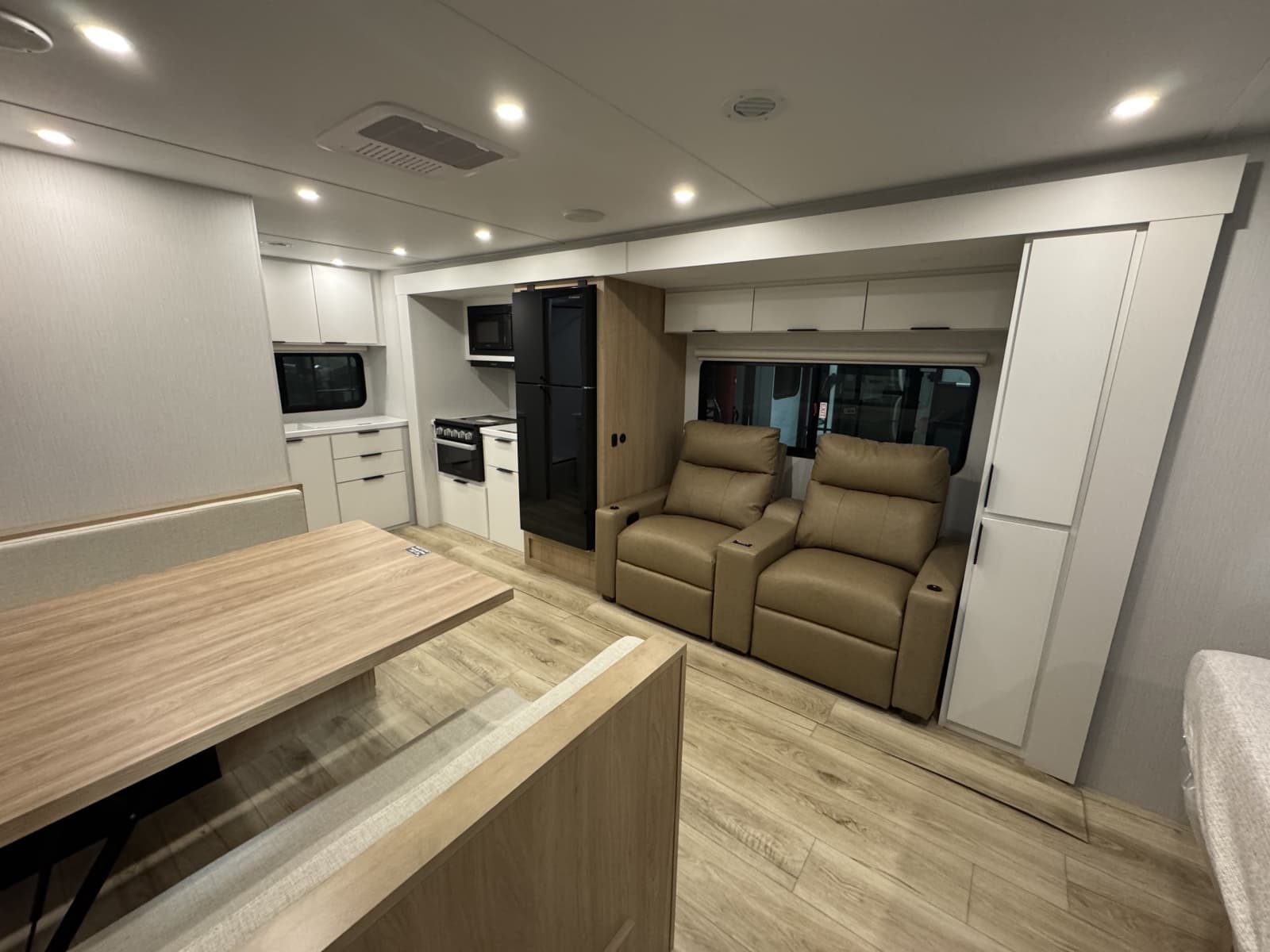 2026 Winnebago Thrive 22MLS